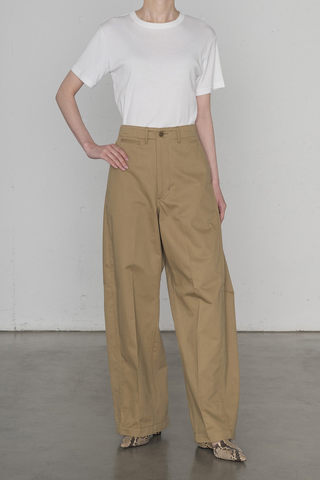 BARREL LEG CHINO PANTS