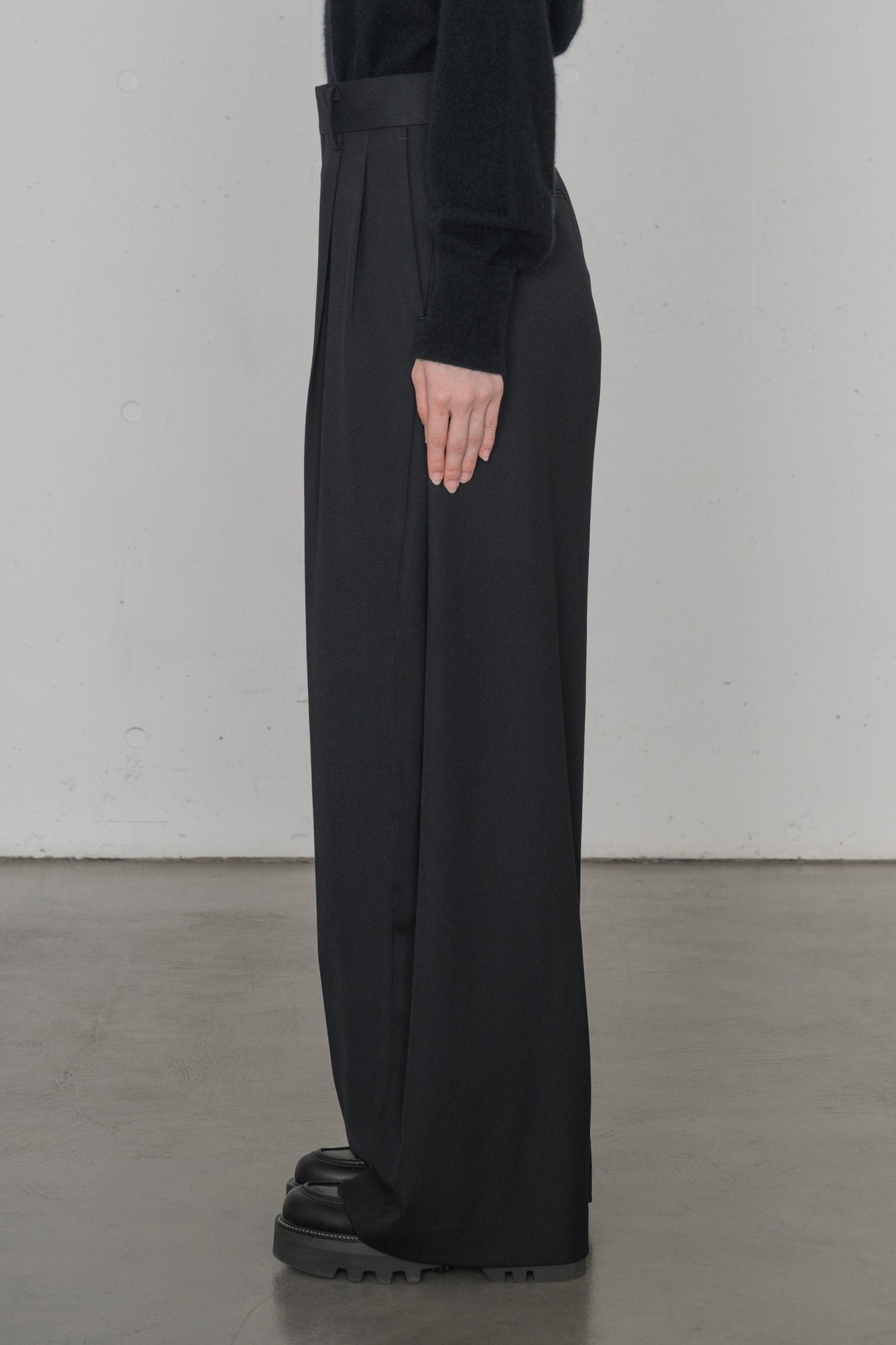 DOESKIN BARREL LEG PANTS