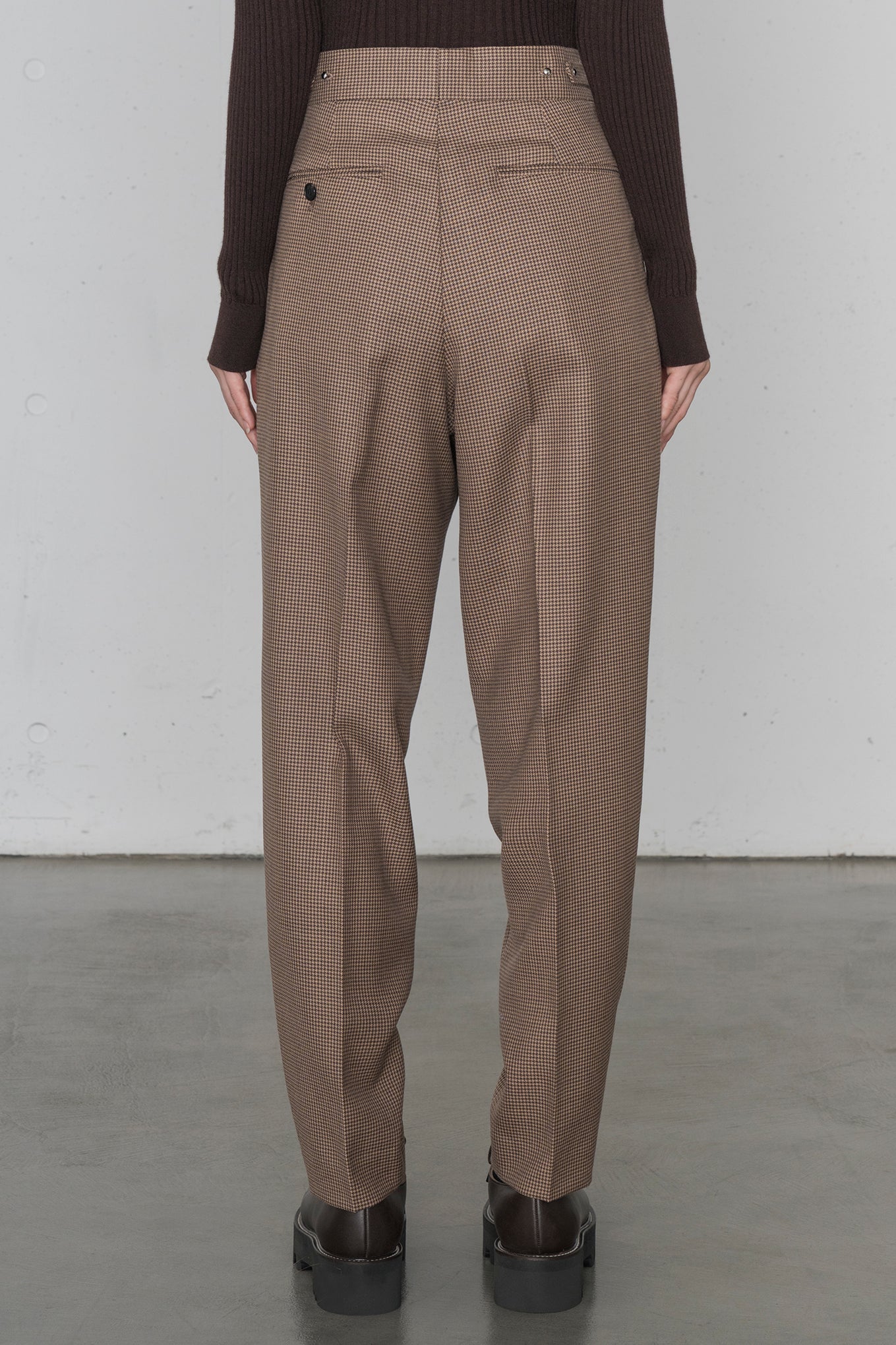 HOUNDSTOOTH TAPERED PANTS