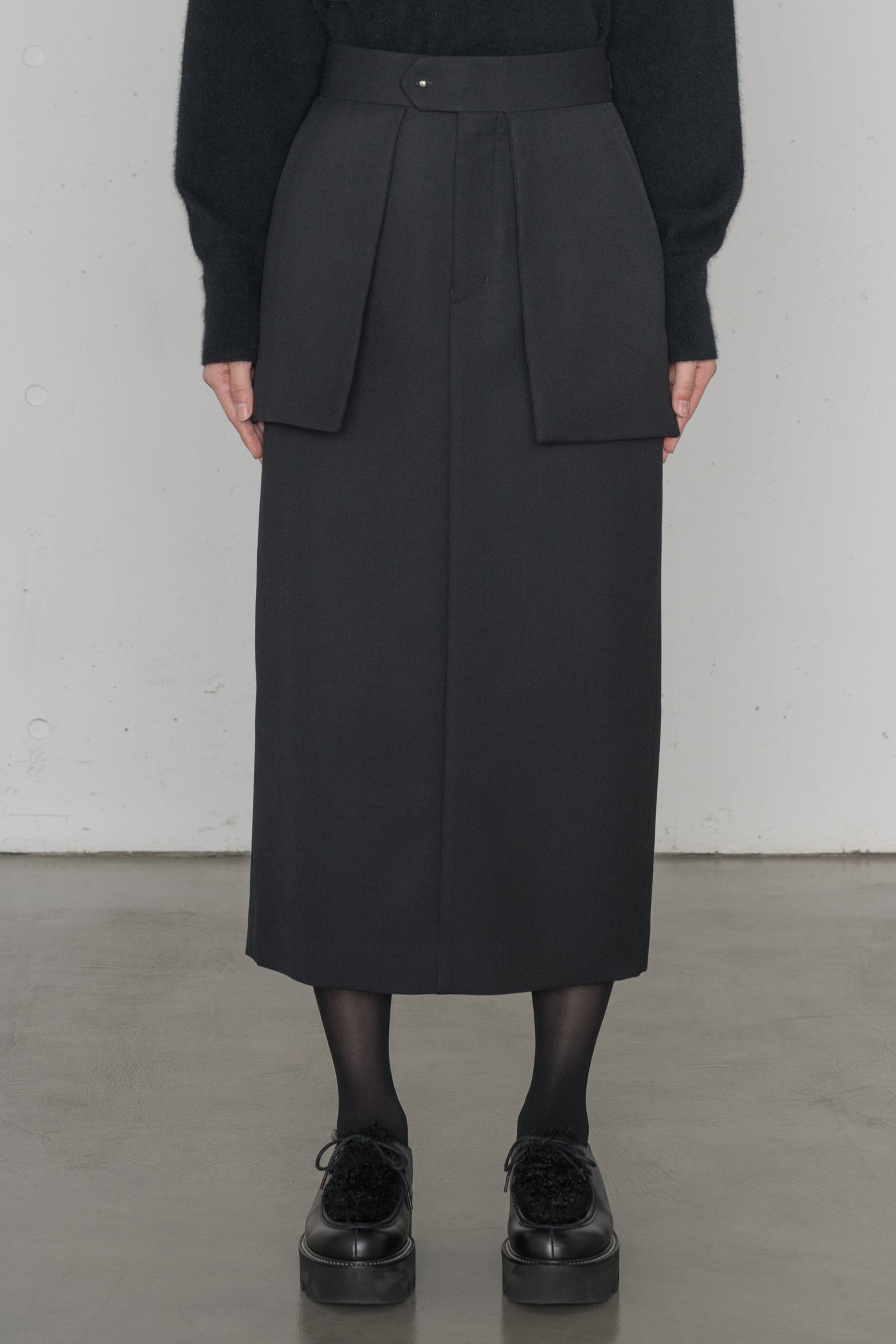DOESKIN MIDI SKIRT – HYKE ONLINE STORE