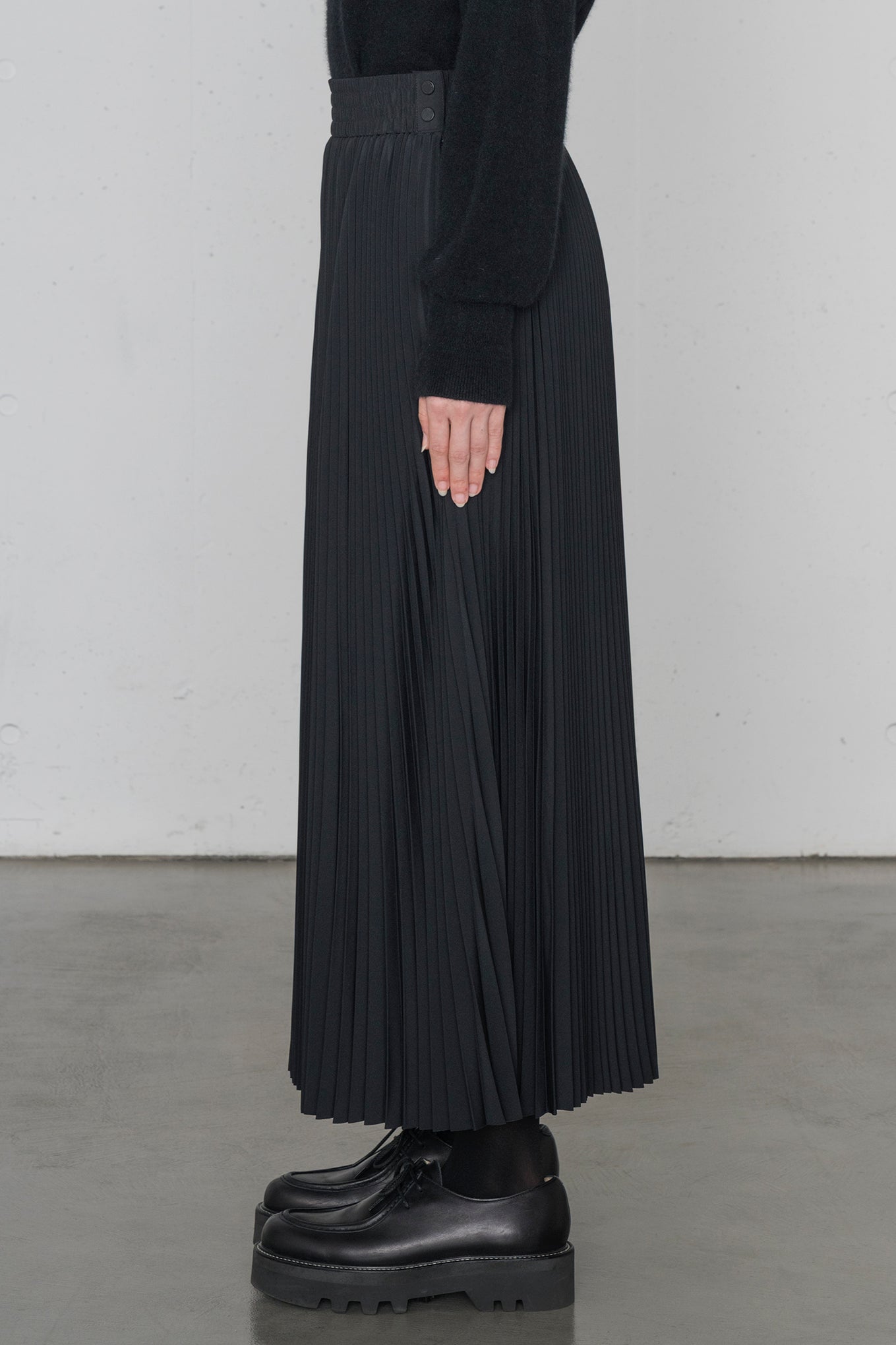 TAFFETA PLEATED SKIRT
