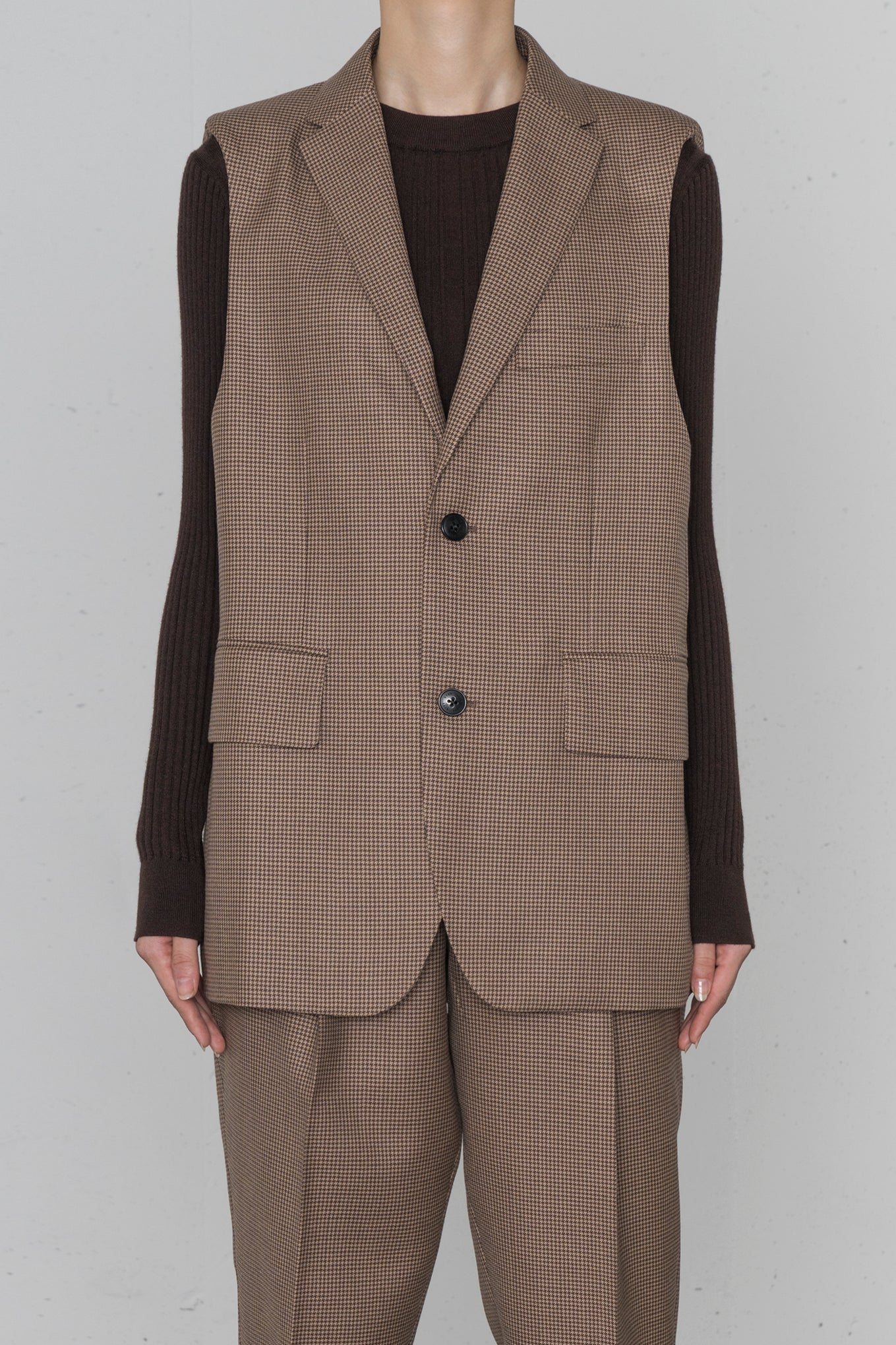 HOUNDSTOOTH SLEEVELESS BLAZER