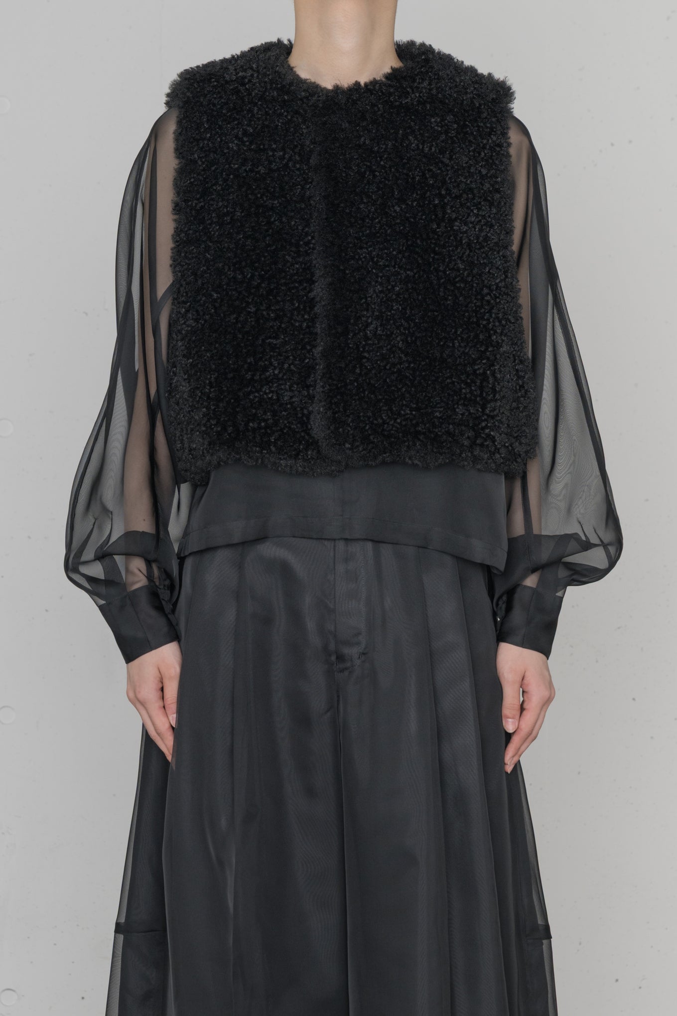 FAUX SHEARLING CROPPED VEST