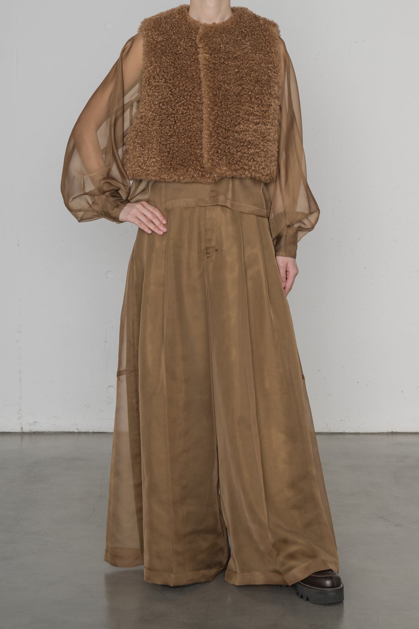 FAUX SHEARLING CROPPED VEST