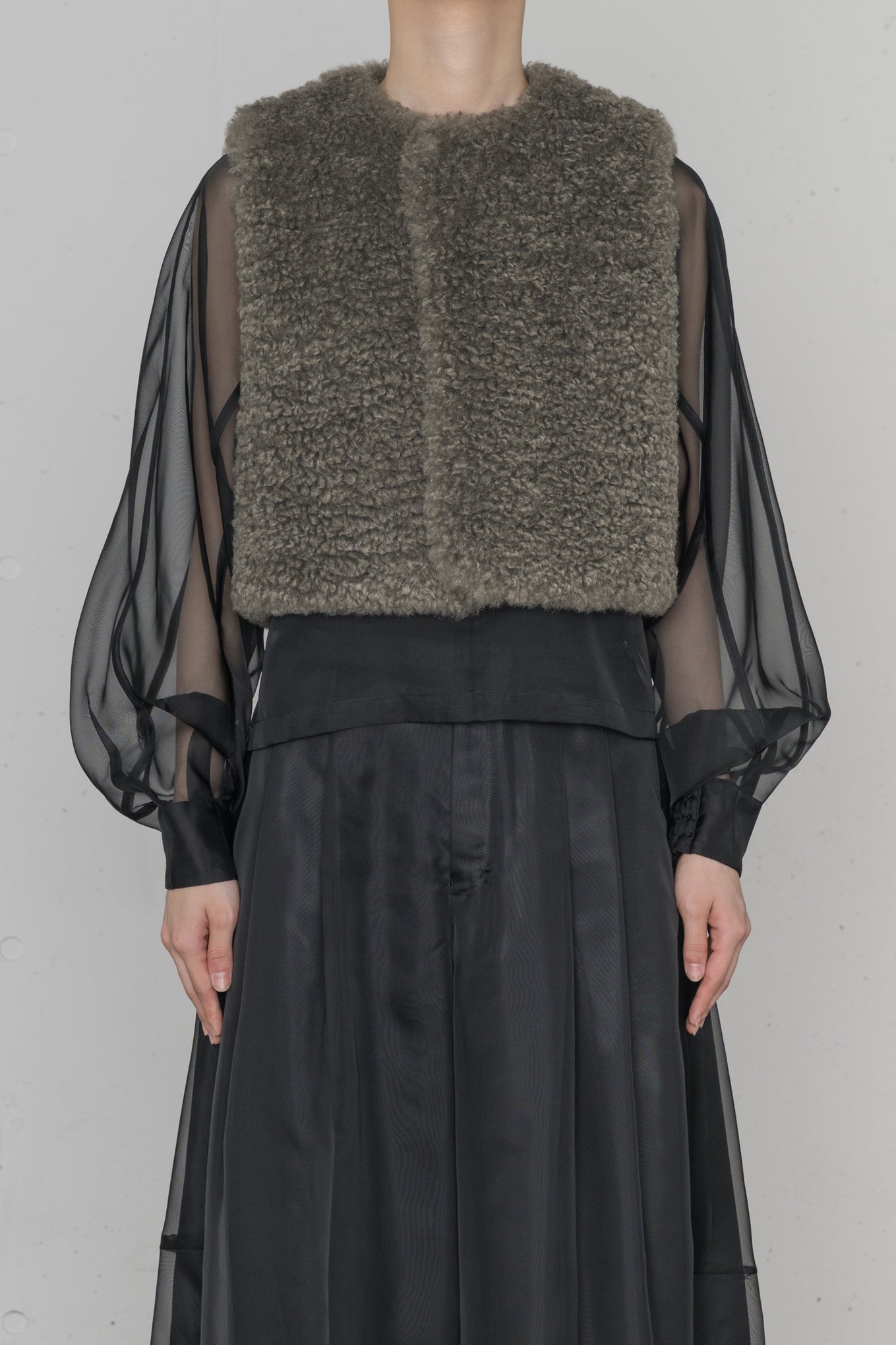 FAUX SHEARLING CROPPED VEST