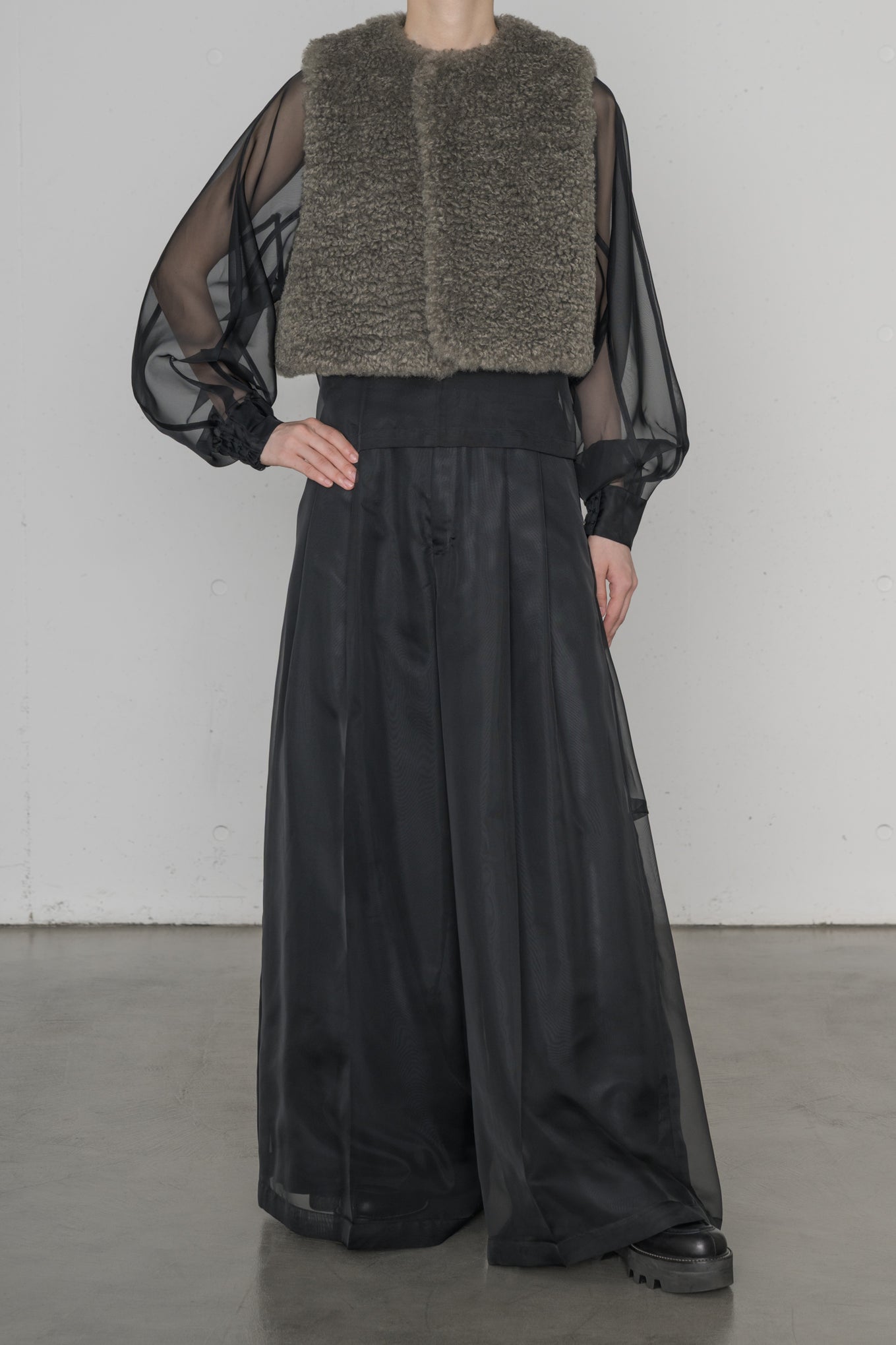 FAUX SHEARLING CROPPED VEST