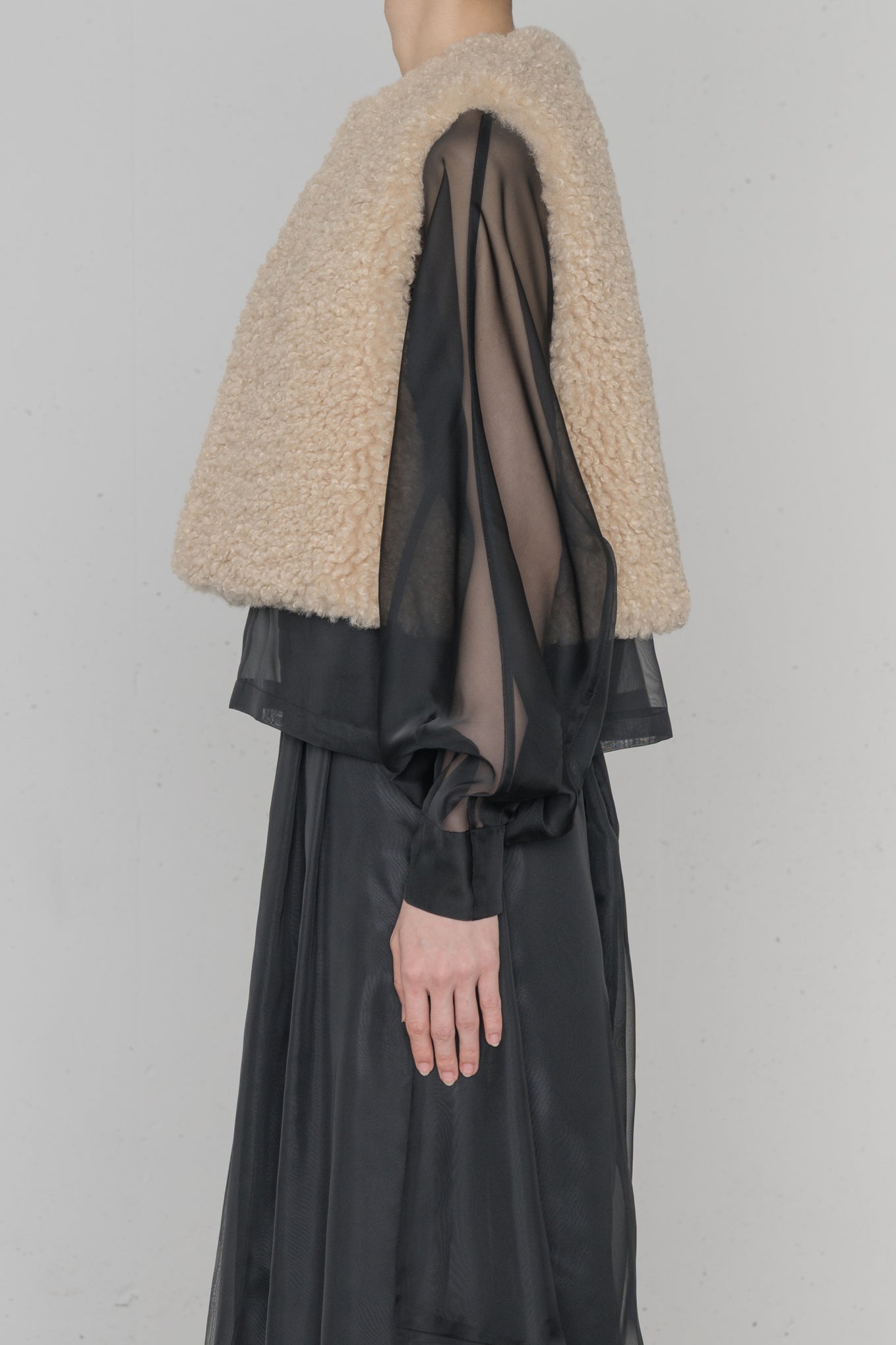 FAUX SHEARLING CROPPED VEST