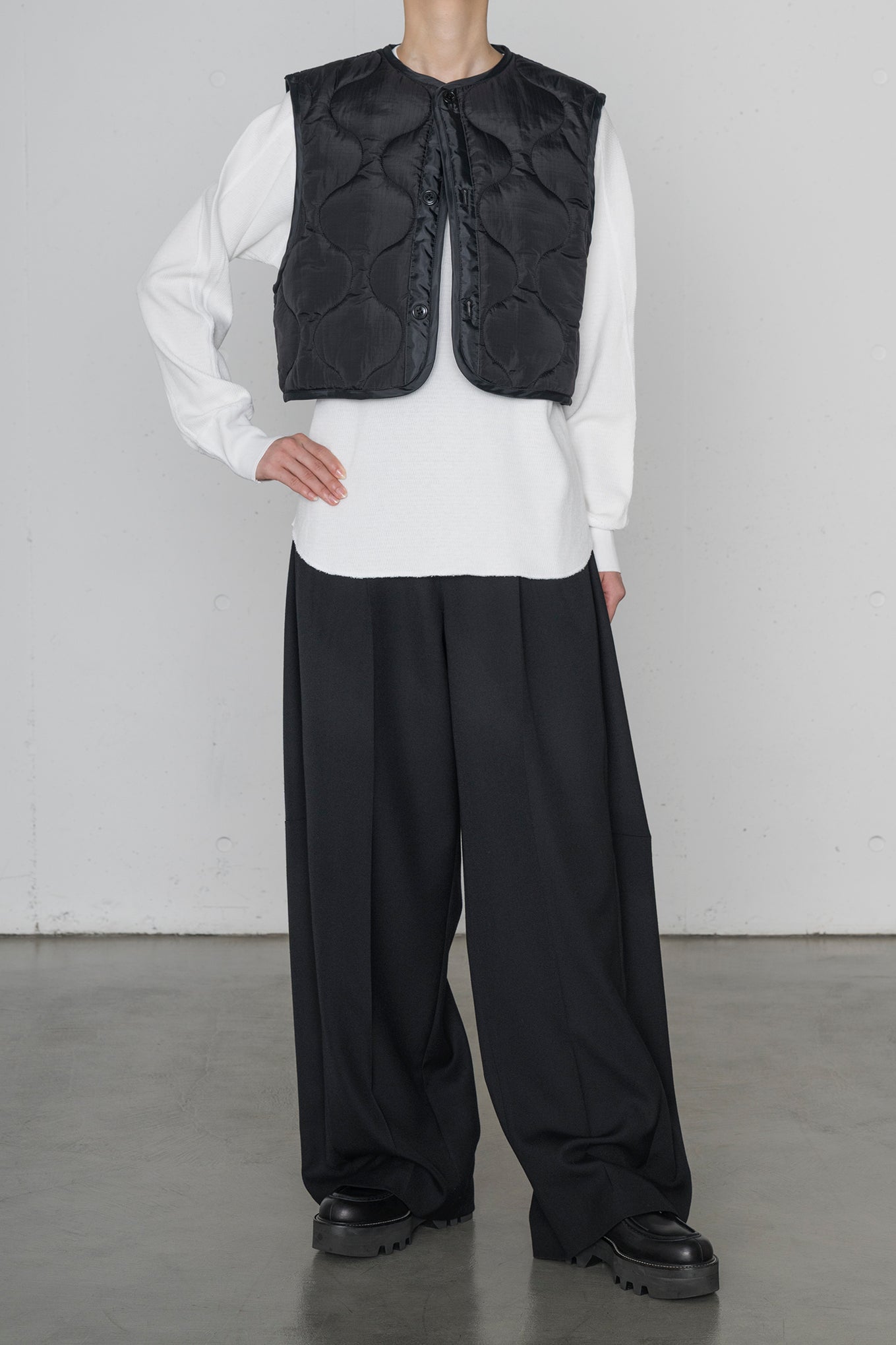QUILTED CROPPED VEST