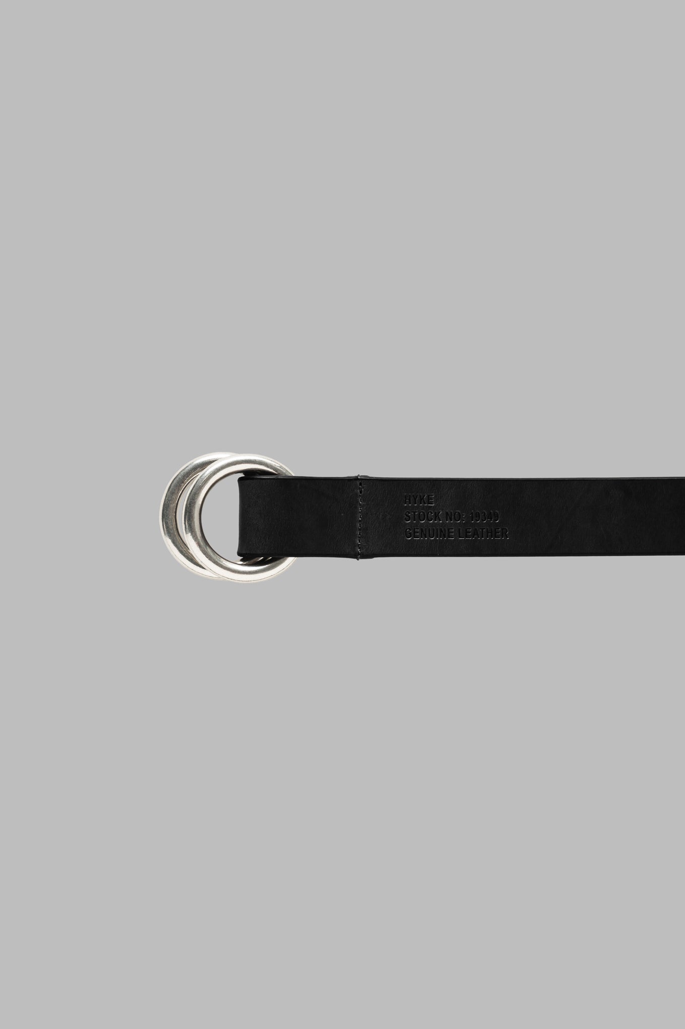 【HYKE】リング付きレザー ベルト 黒 HYKE】リング付きレザー ベルト 黒