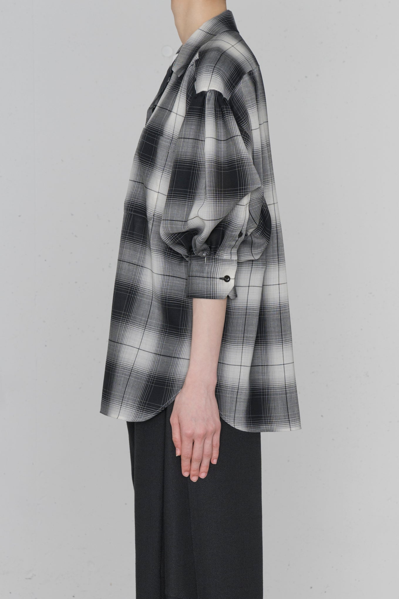 T/W OMBRE CHECK BALLOON SLEEVE BLOUSE