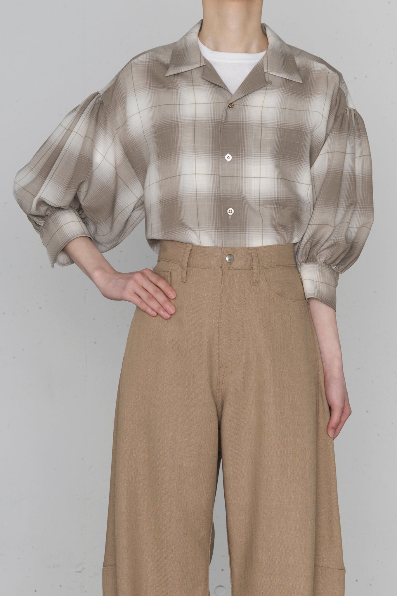 T/W OMBRE CHECK BALLOON SLEEVE BLOUSE