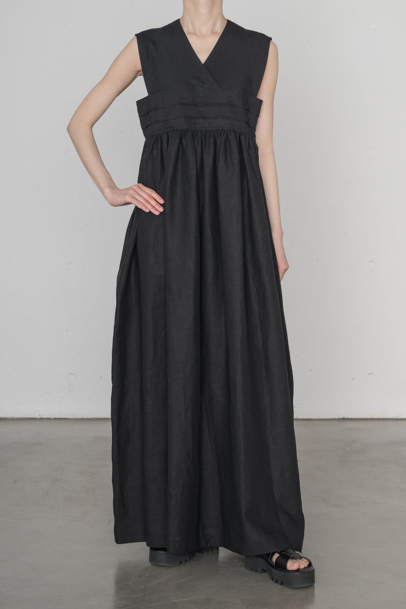 LINEN MAXI DRESS