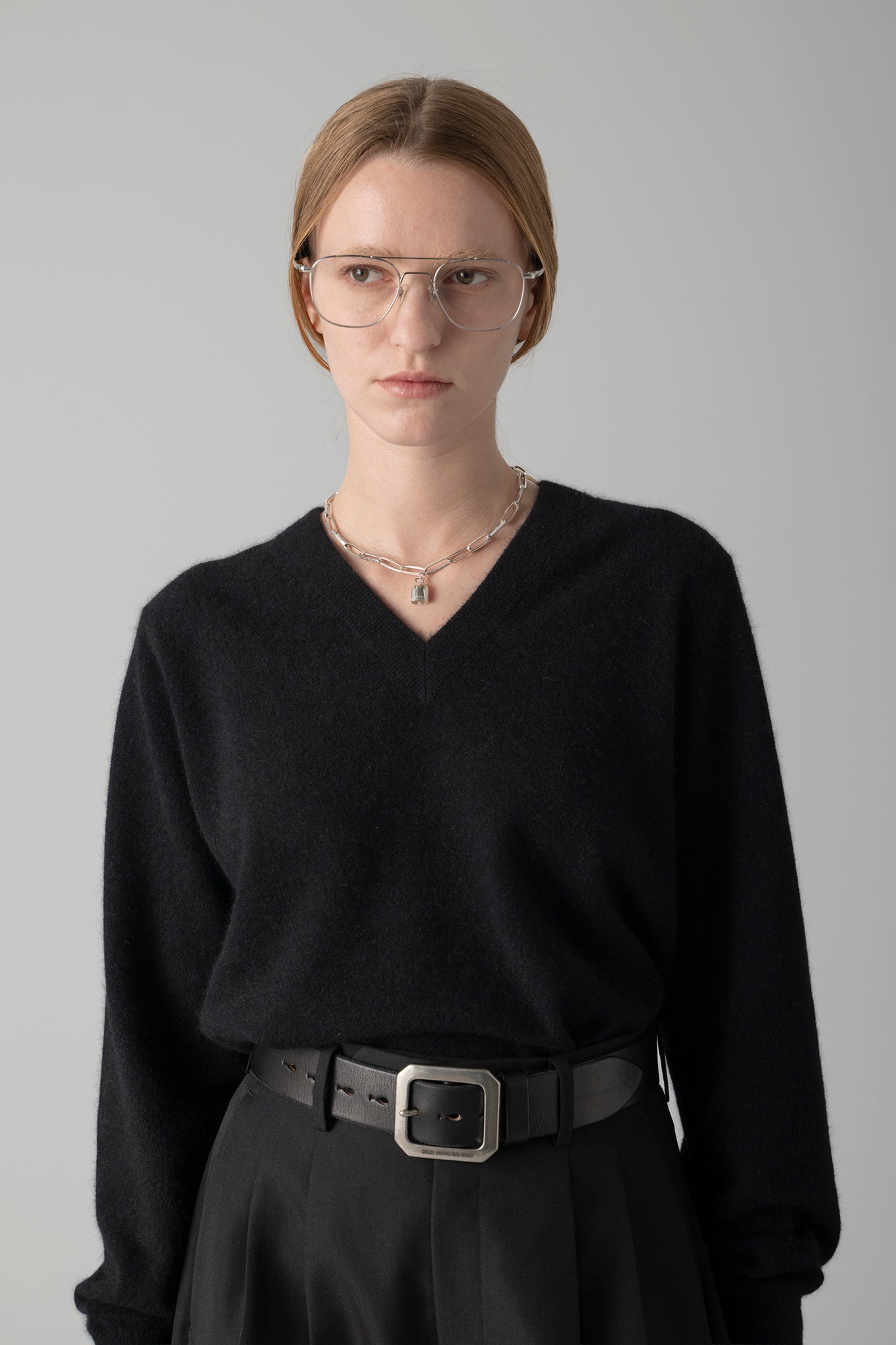 RACCOON V-NECK SWEATER
