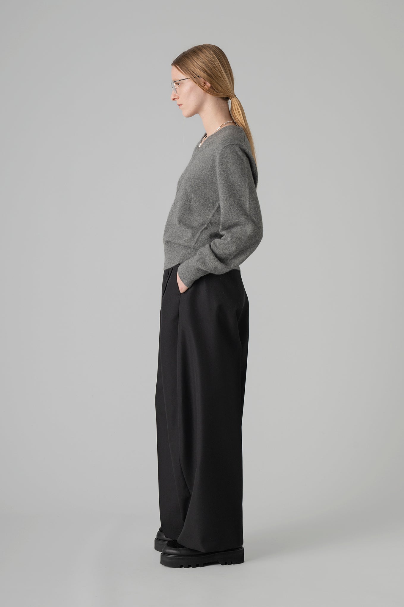 RACCOON V-NECK SWEATER