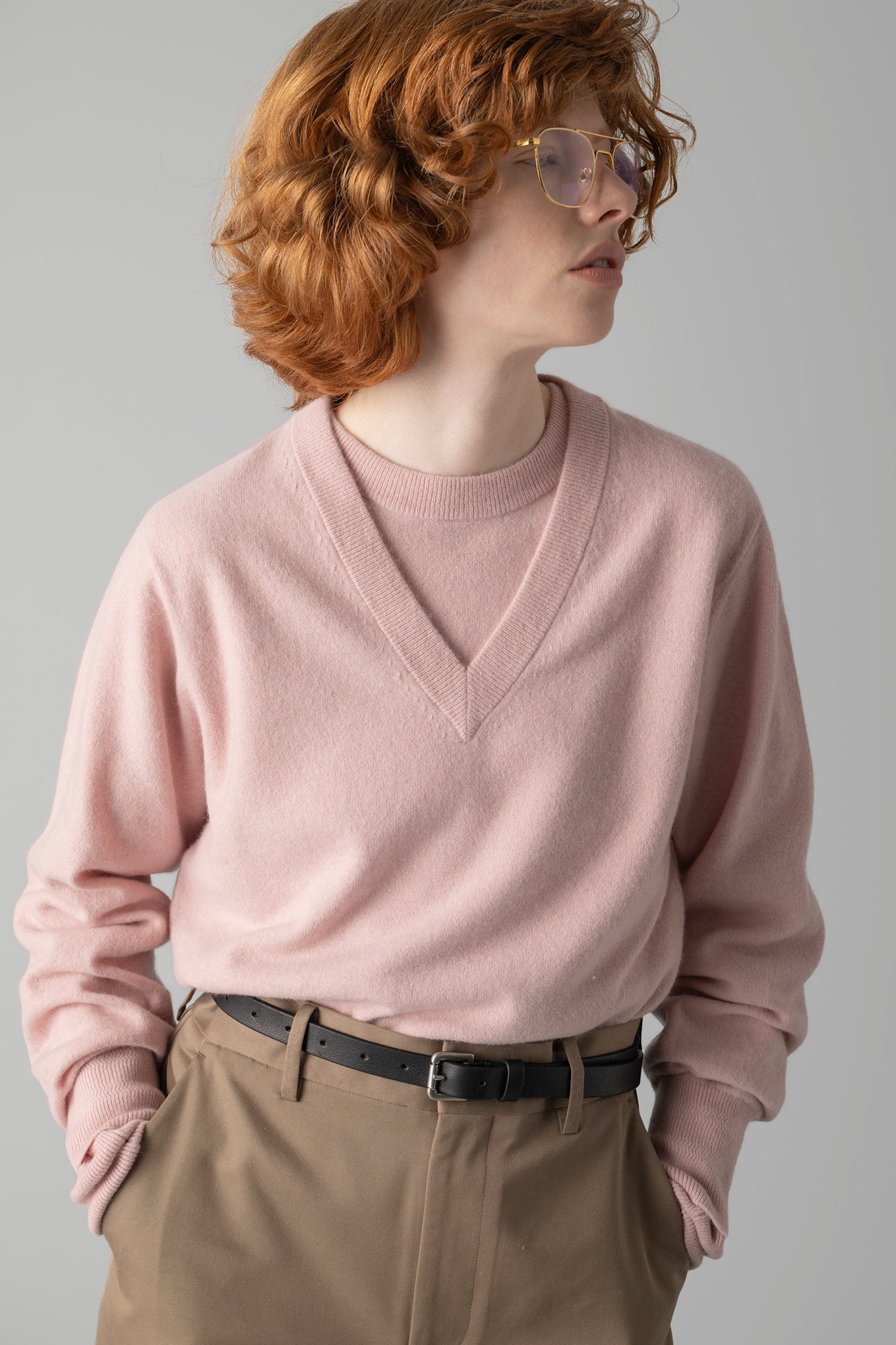 RACCOON V-NECK SWEATER
