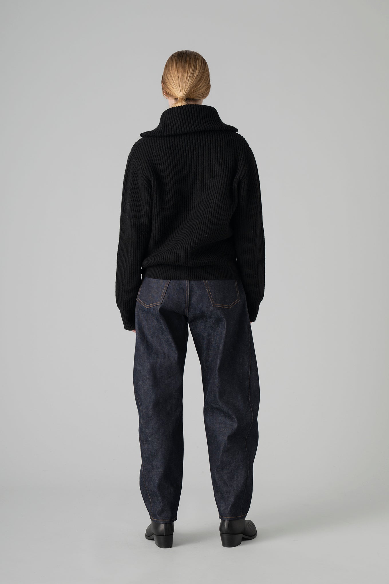 RIBBED ZIP SWEATER