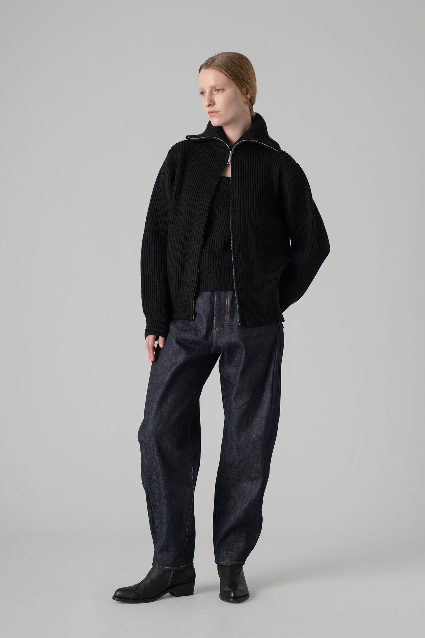 RIBBED ZIP SWEATER