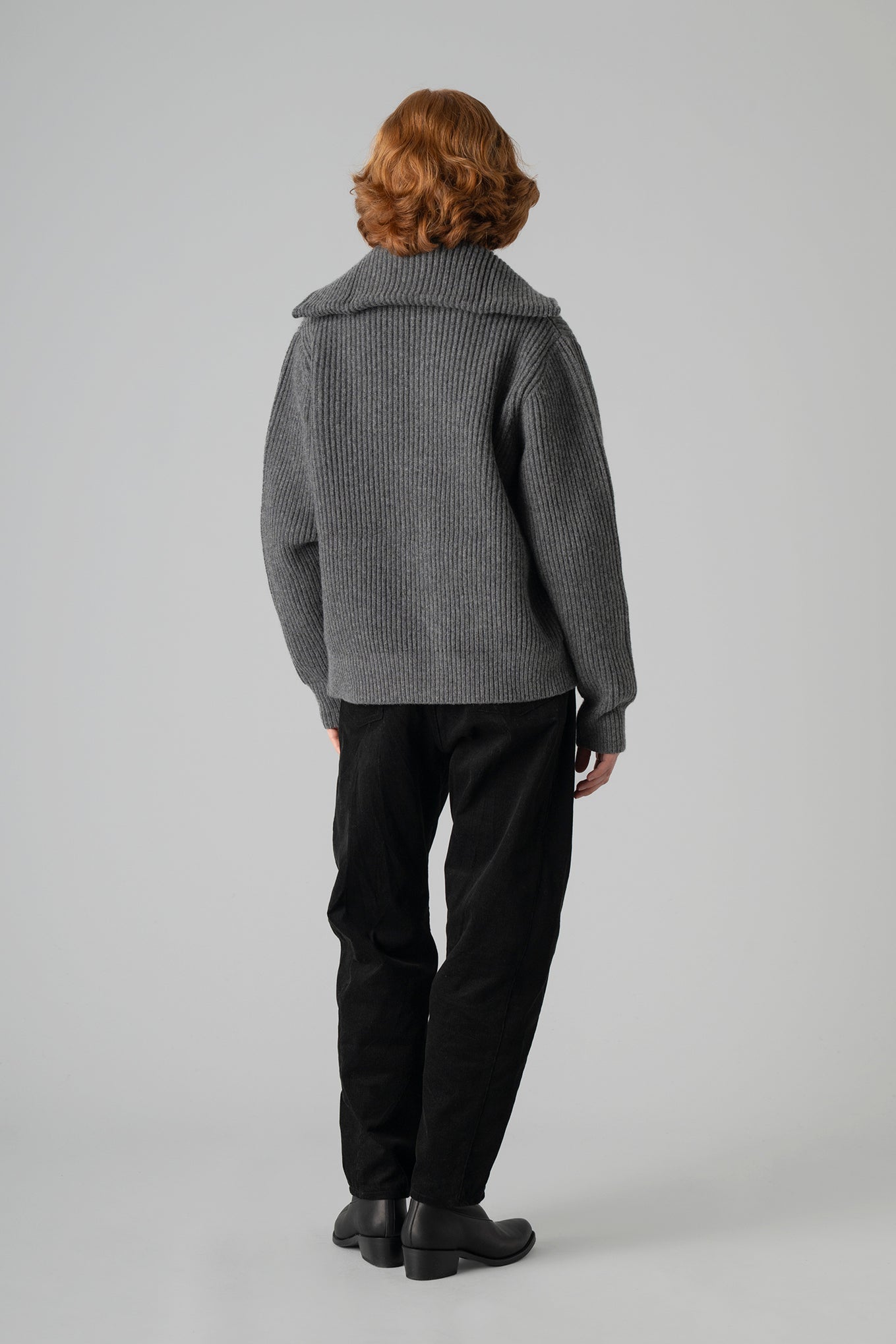 RIBBED ZIP SWEATER