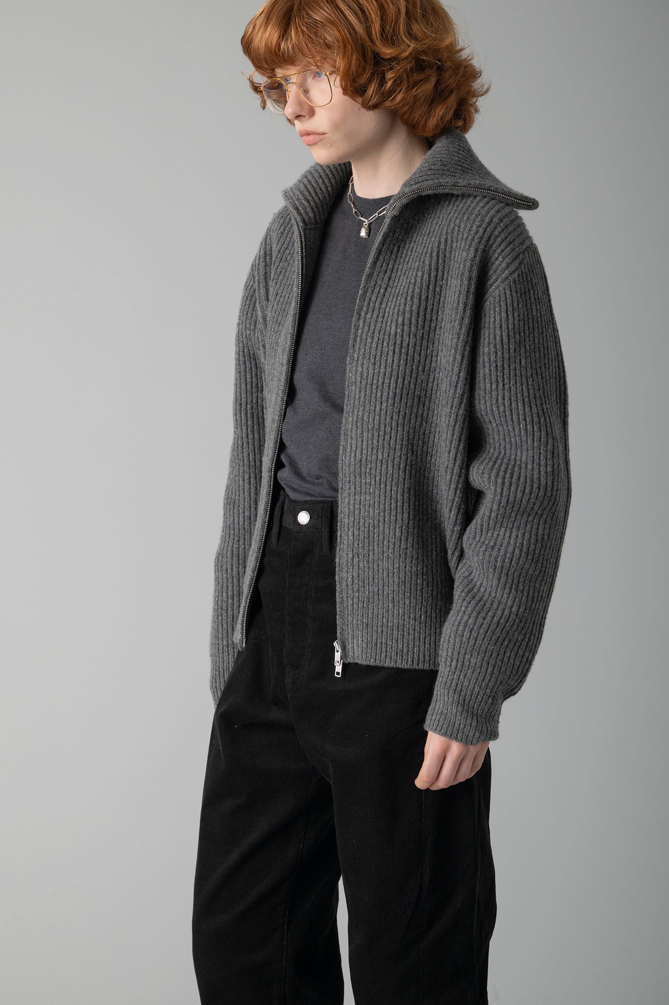 RIBBED ZIP SWEATER