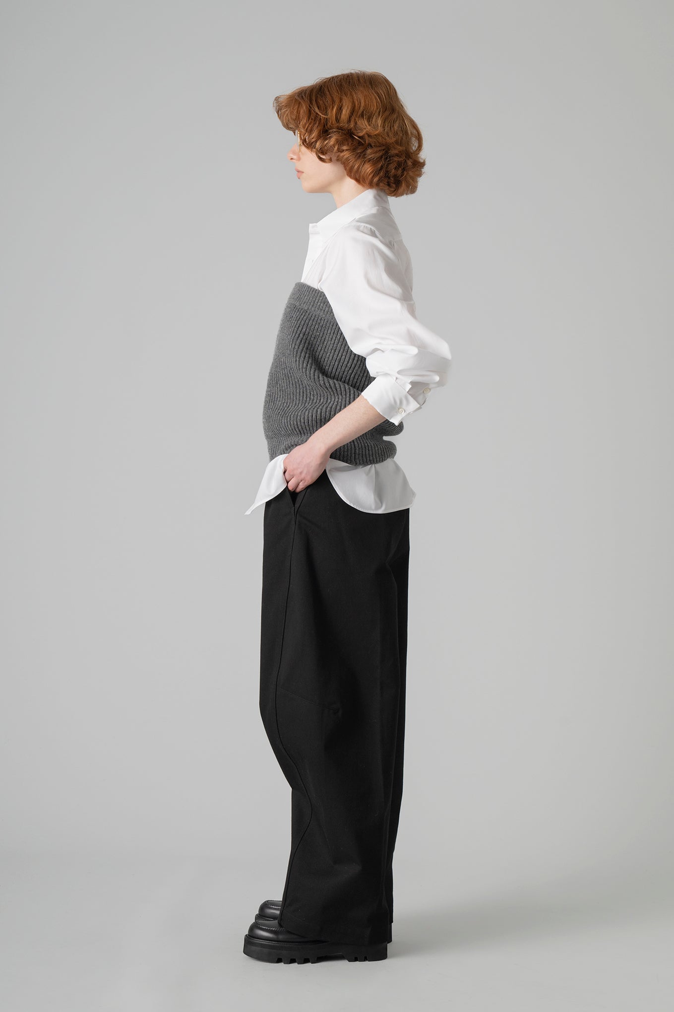 RIBBED STRAPLESS SWEATER