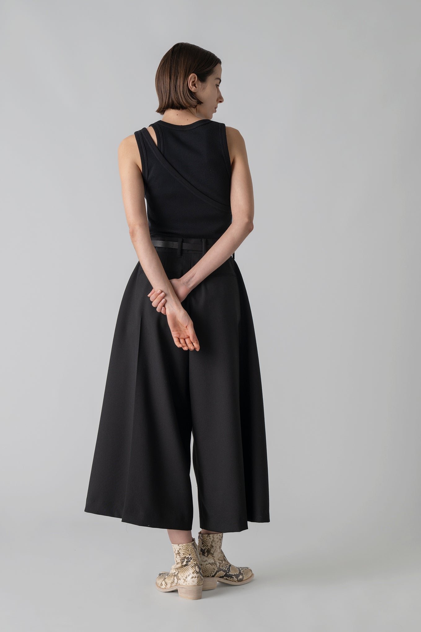 DOUBLE SHOULDER TANK TOP – HYKE ONLINE STORE