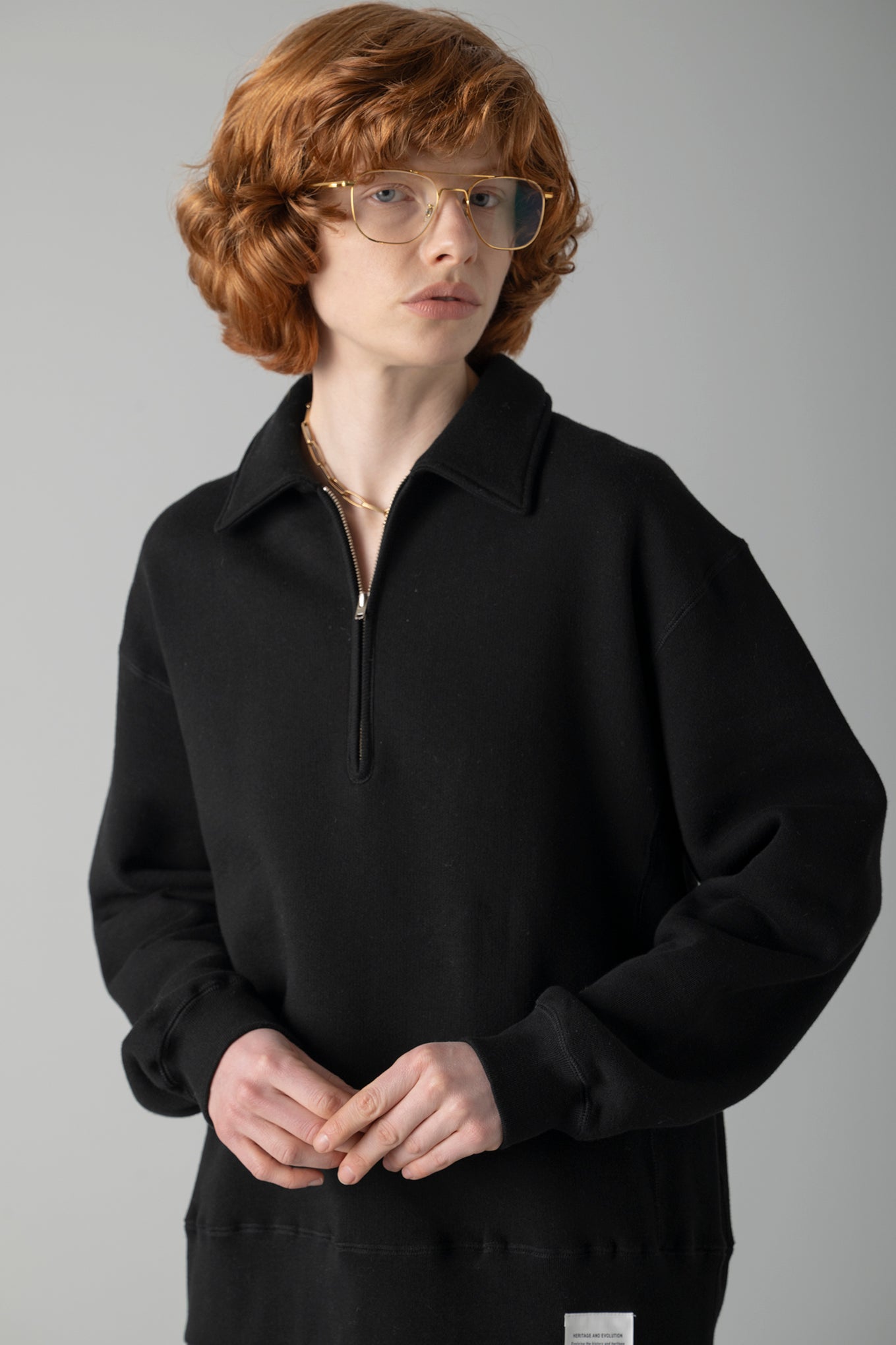 COLLARED SWEAT SHIRT