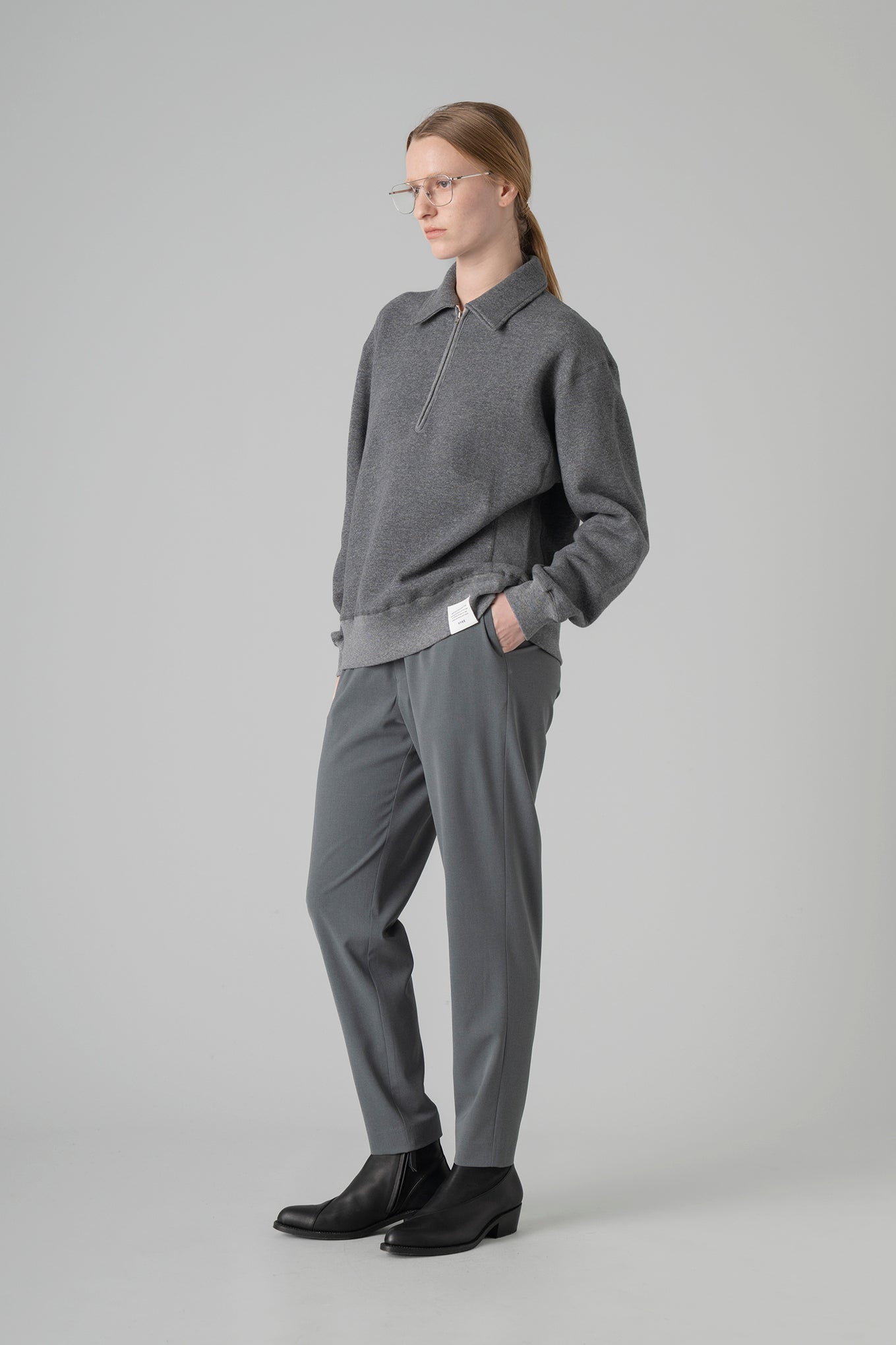 COLLARED SWEAT SHIRT