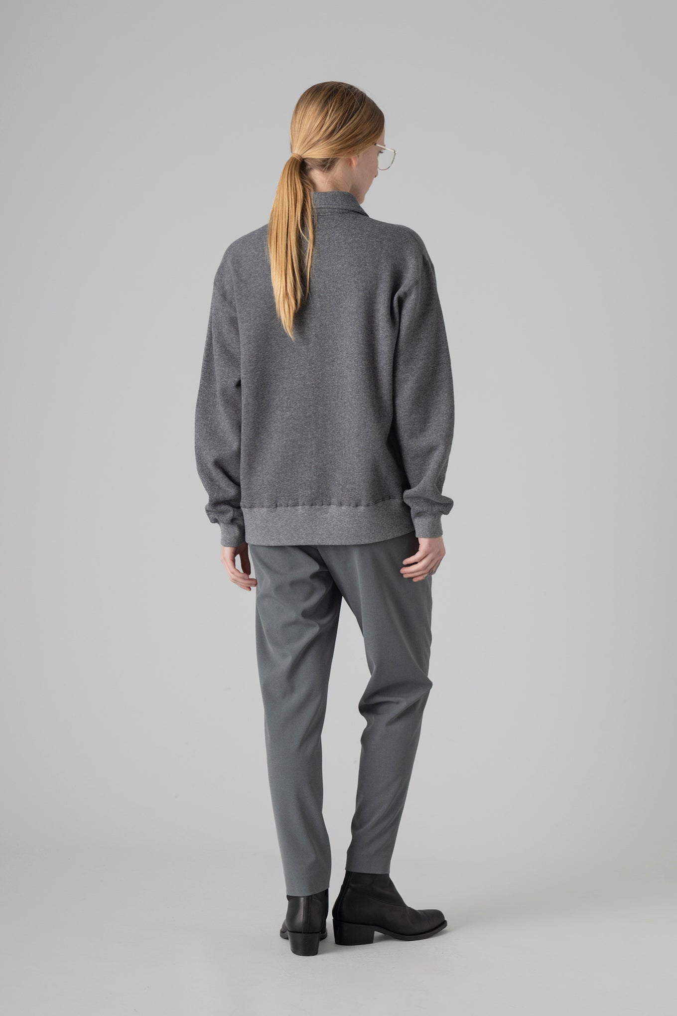COLLARED SWEAT SHIRT