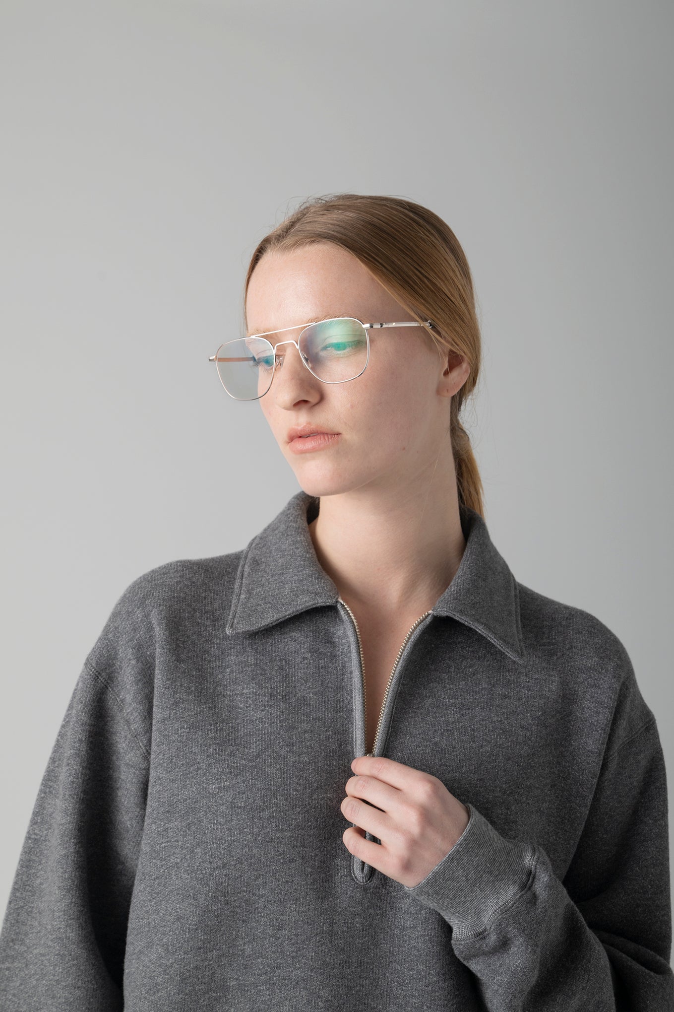 COLLARED SWEAT SHIRT