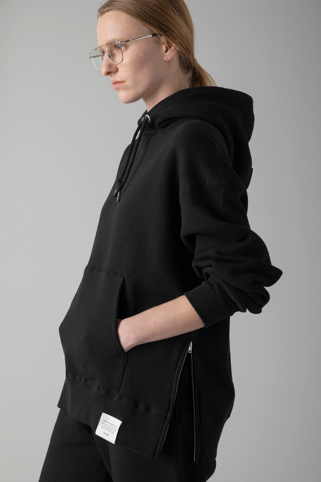 SWEAT HOODIE