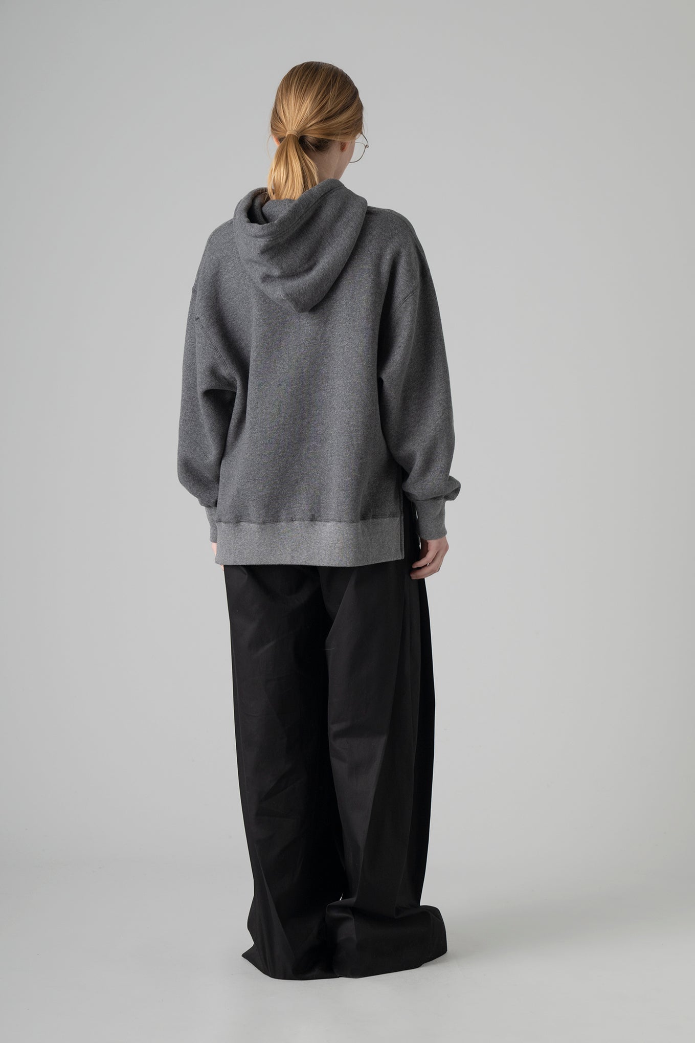 SWEAT HOODIE