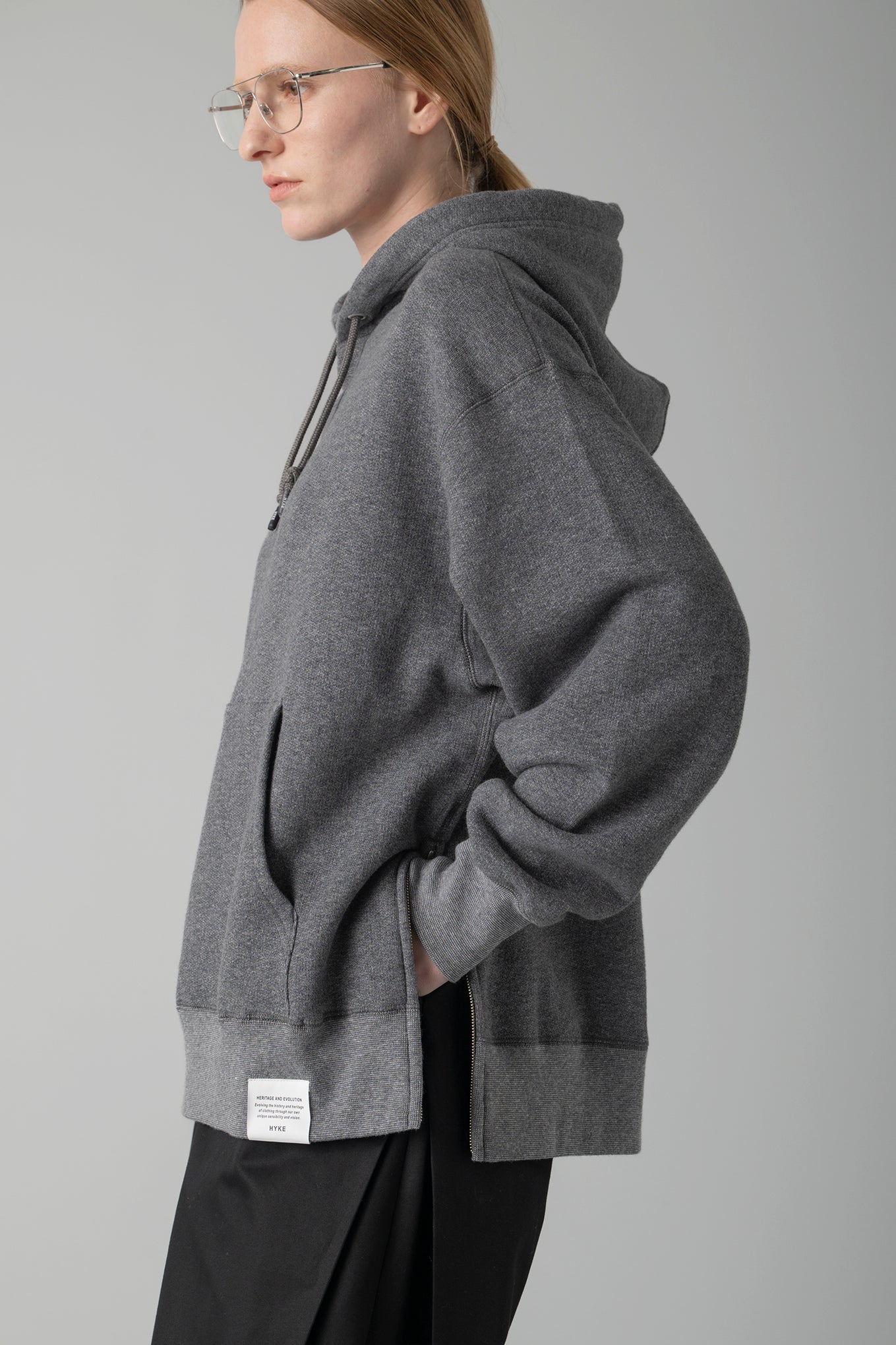 SWEAT HOODIE