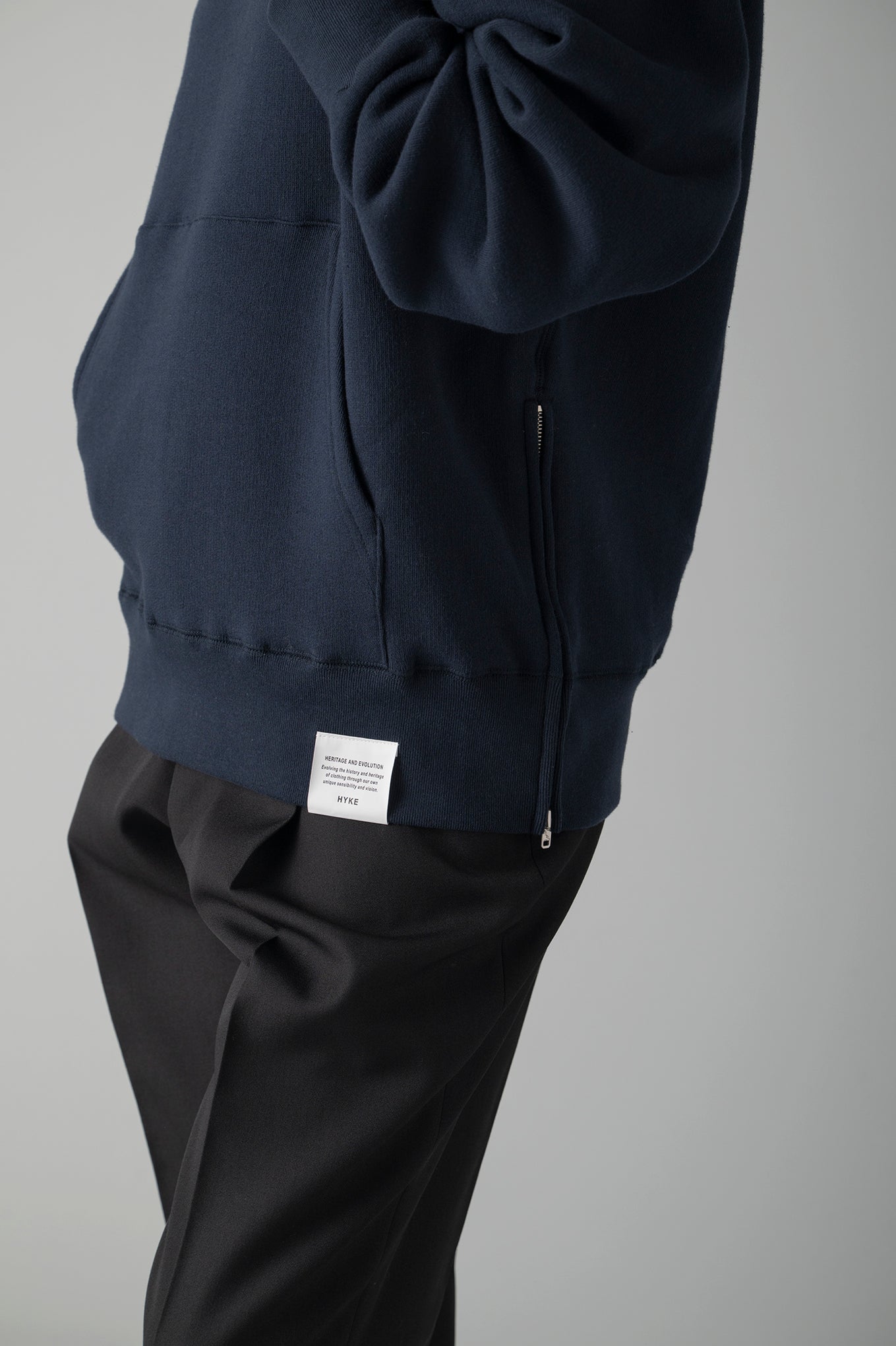 SWEAT HOODIE