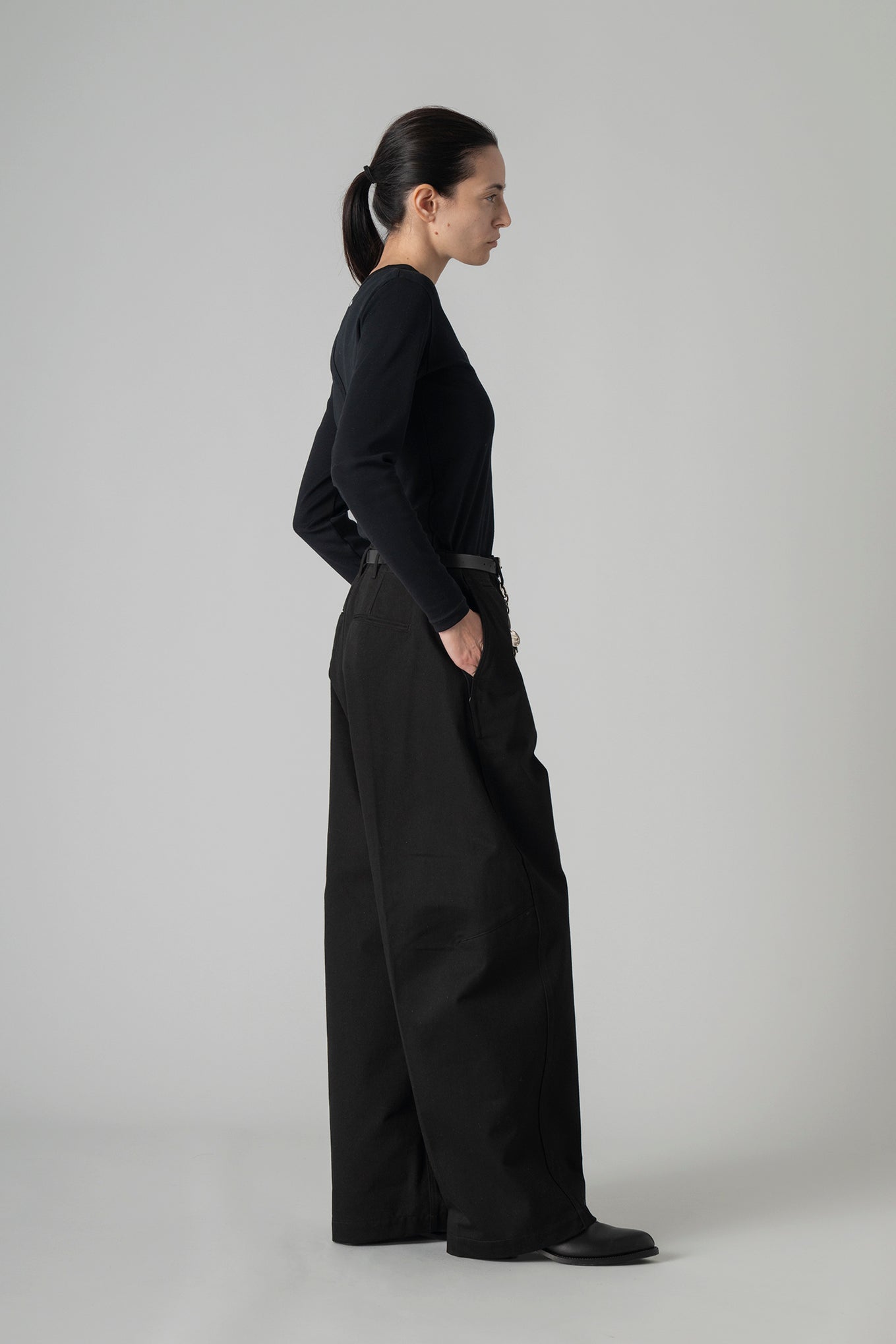 BARREL LEG CHINO PANTS