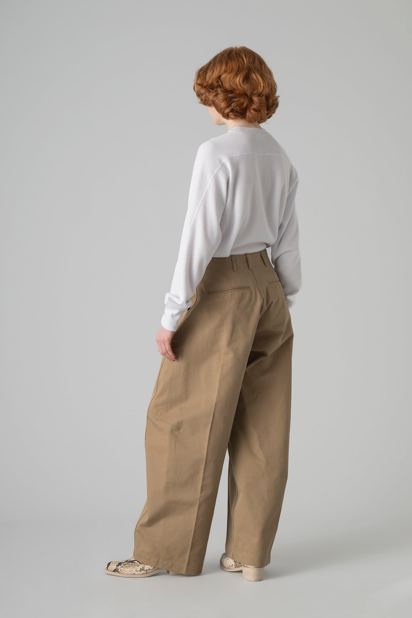 BARREL LEG CHINO PANTS