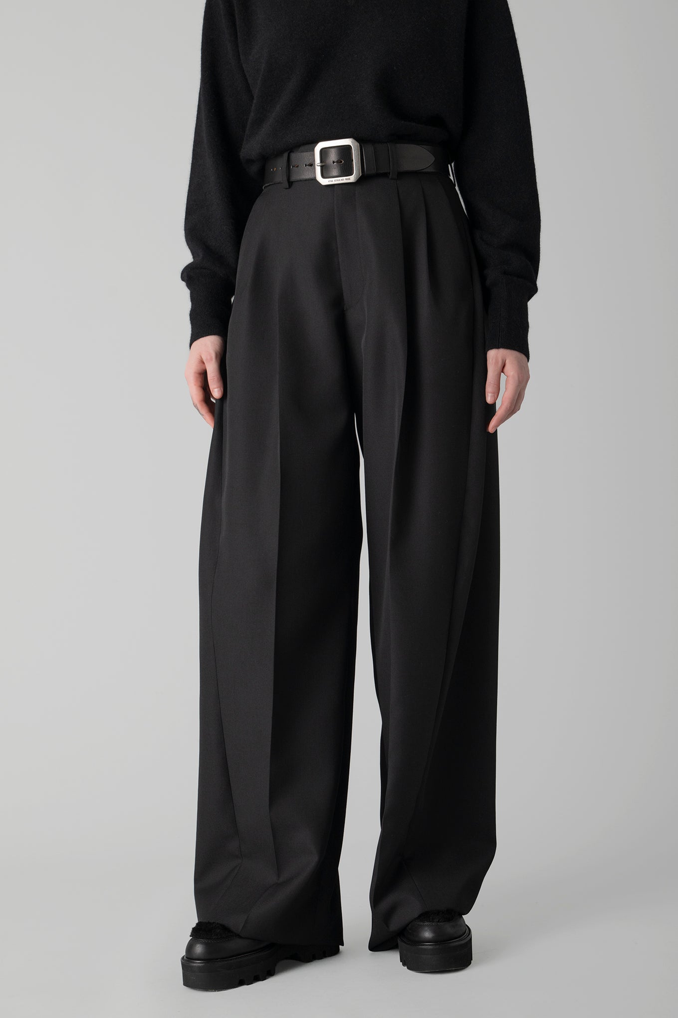 DOESKIN WIDE BARREL LEG PANTS