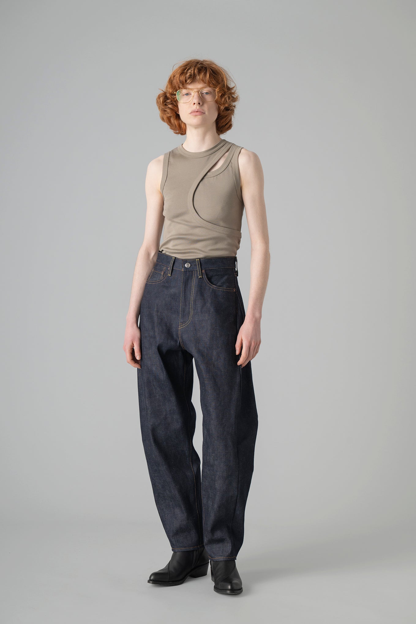 DENIM TAPERED JEANS