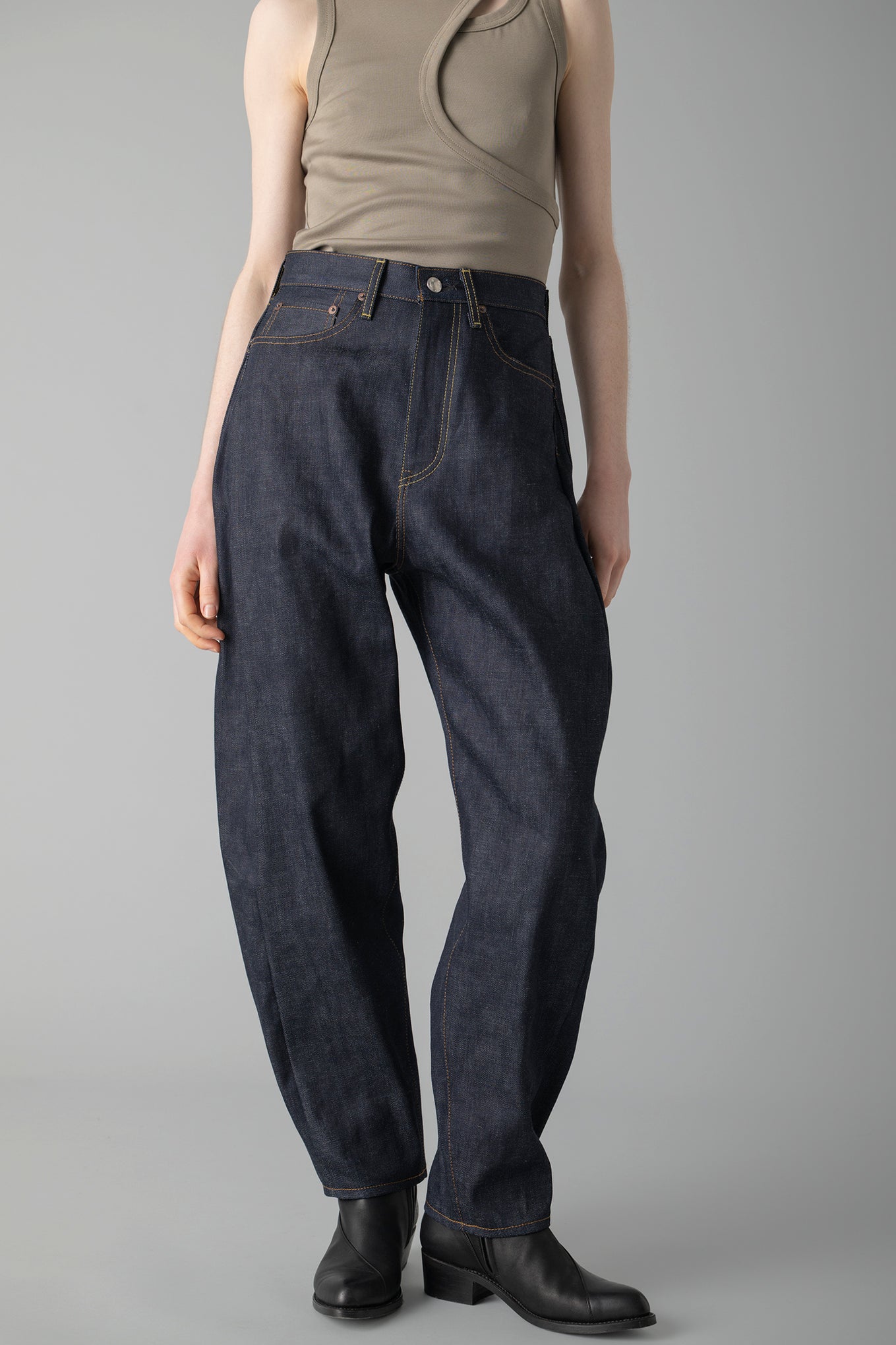 DENIM TAPERED JEANS