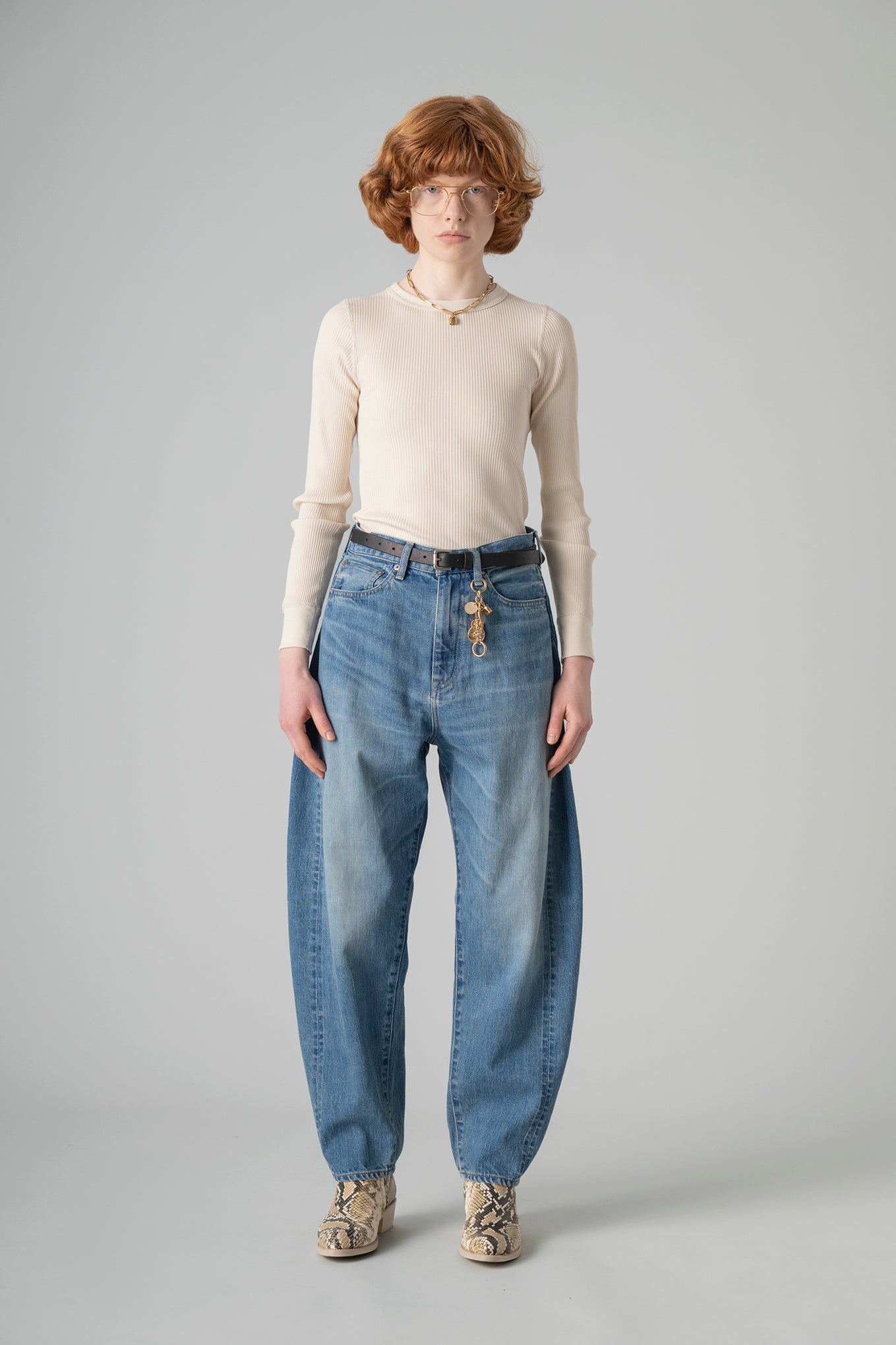 DENIM TAPERED JEANS