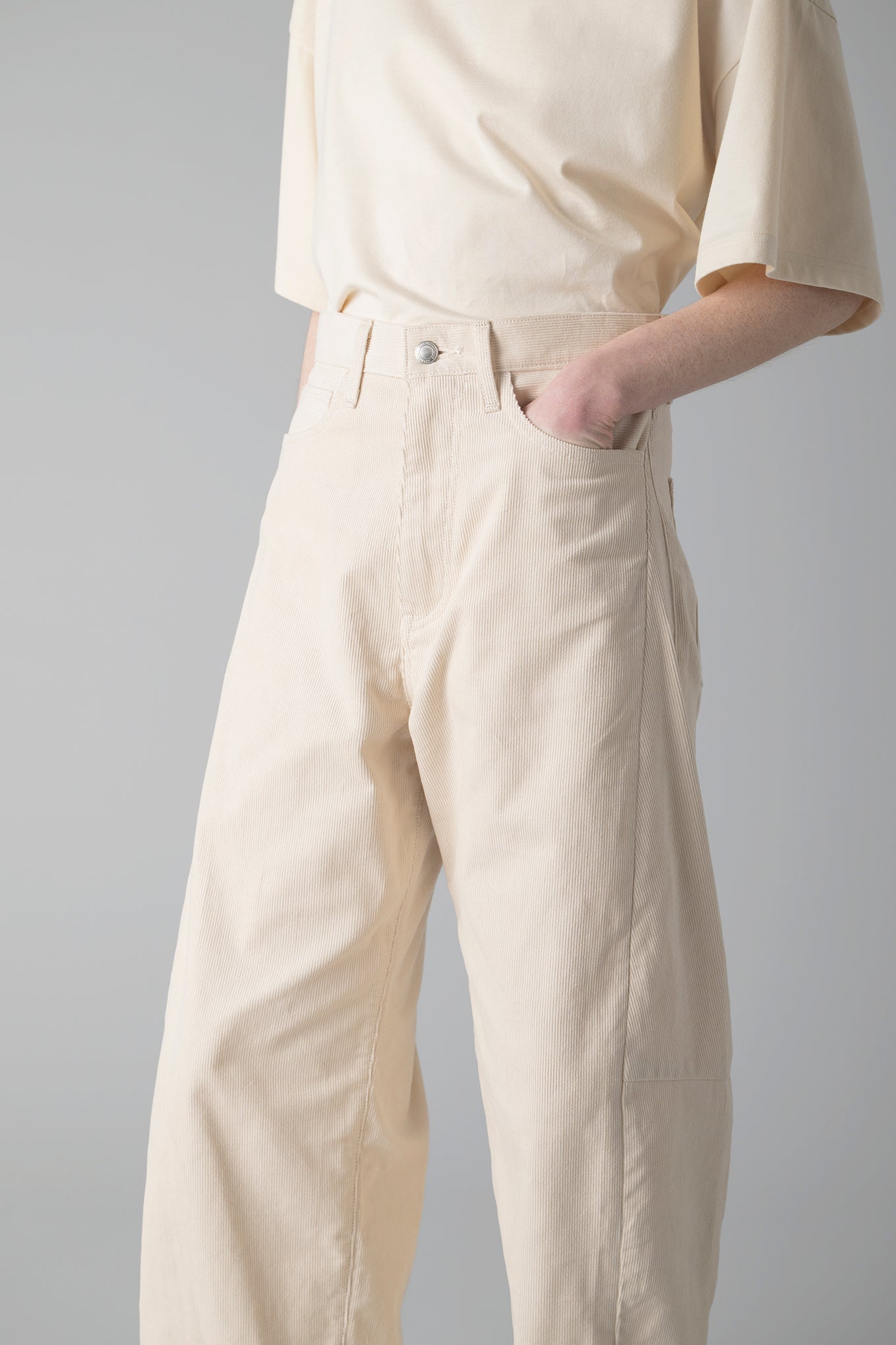 CORDUROY BARREL LEG JEANS