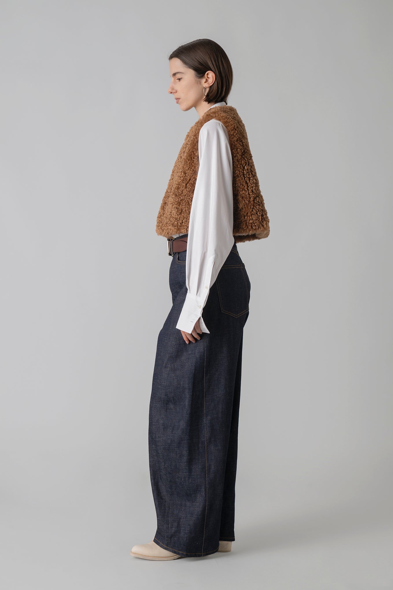 FAUX SHEARLING CROPPED VEST