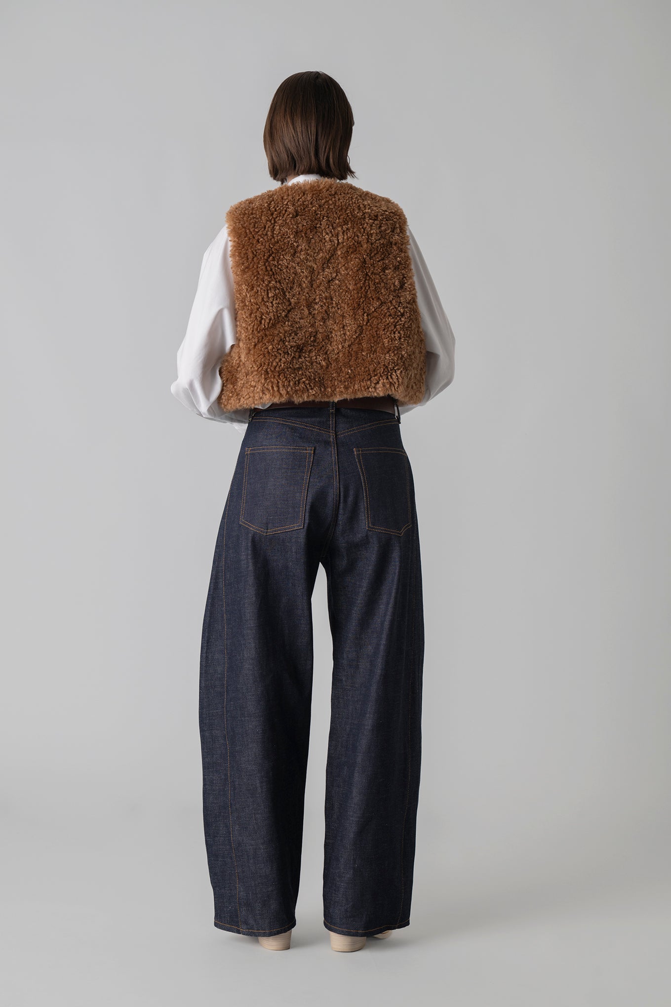 FAUX SHEARLING CROPPED VEST
