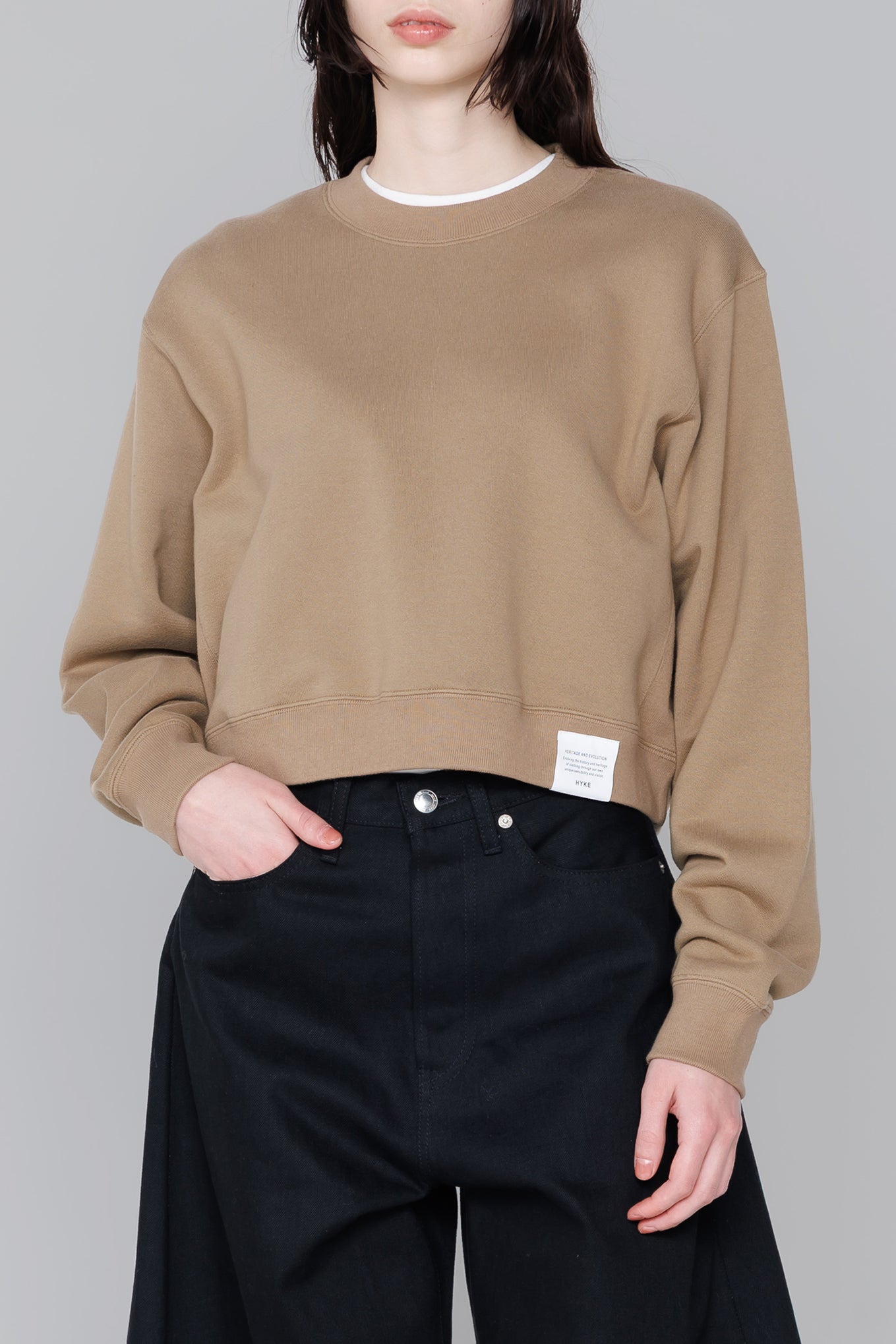 CROPPED SWEAT SHIRT – HYKE ONLINE STORE