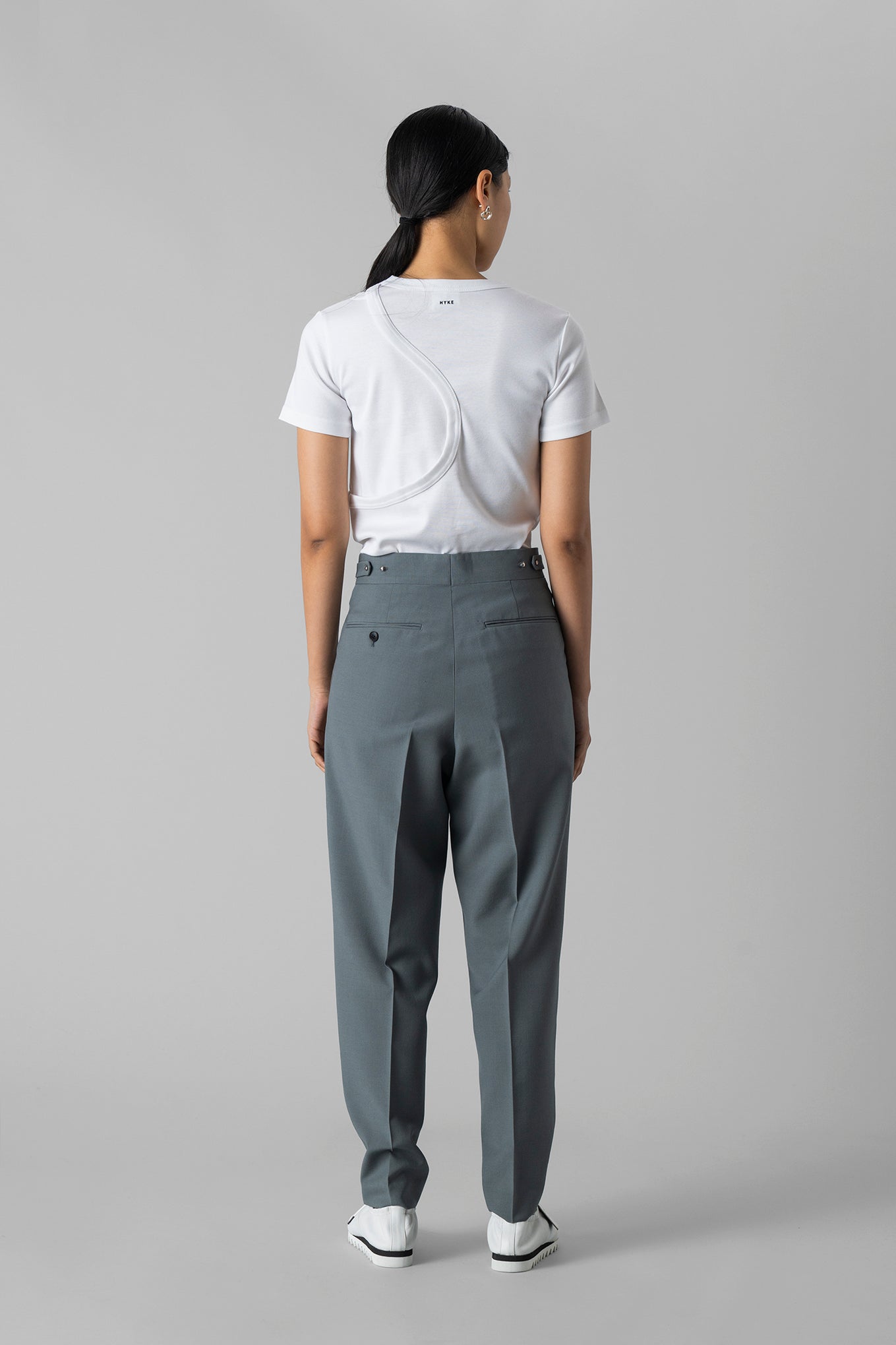 LAYERED SHORT-SLV TEE – HYKE ONLINE STORE