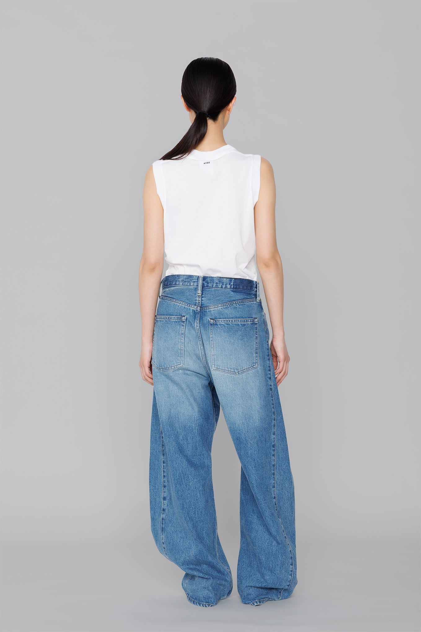 SHEER SLEEVELESS TEE