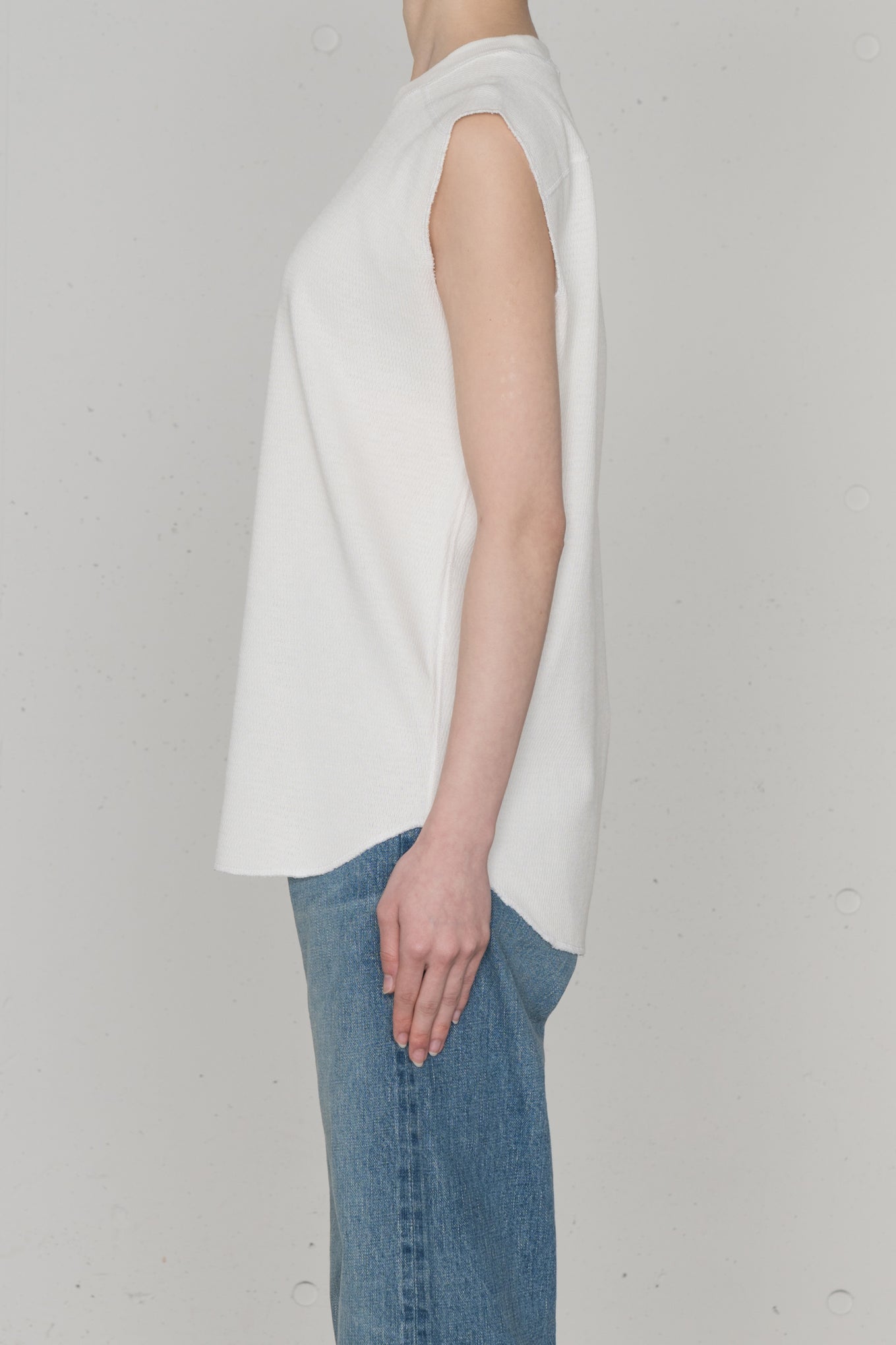SLEEVELESS THERMAL SHIRT