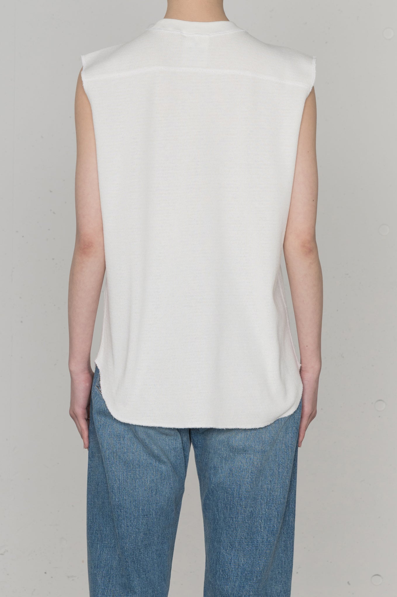 SLEEVELESS THERMAL SHIRT