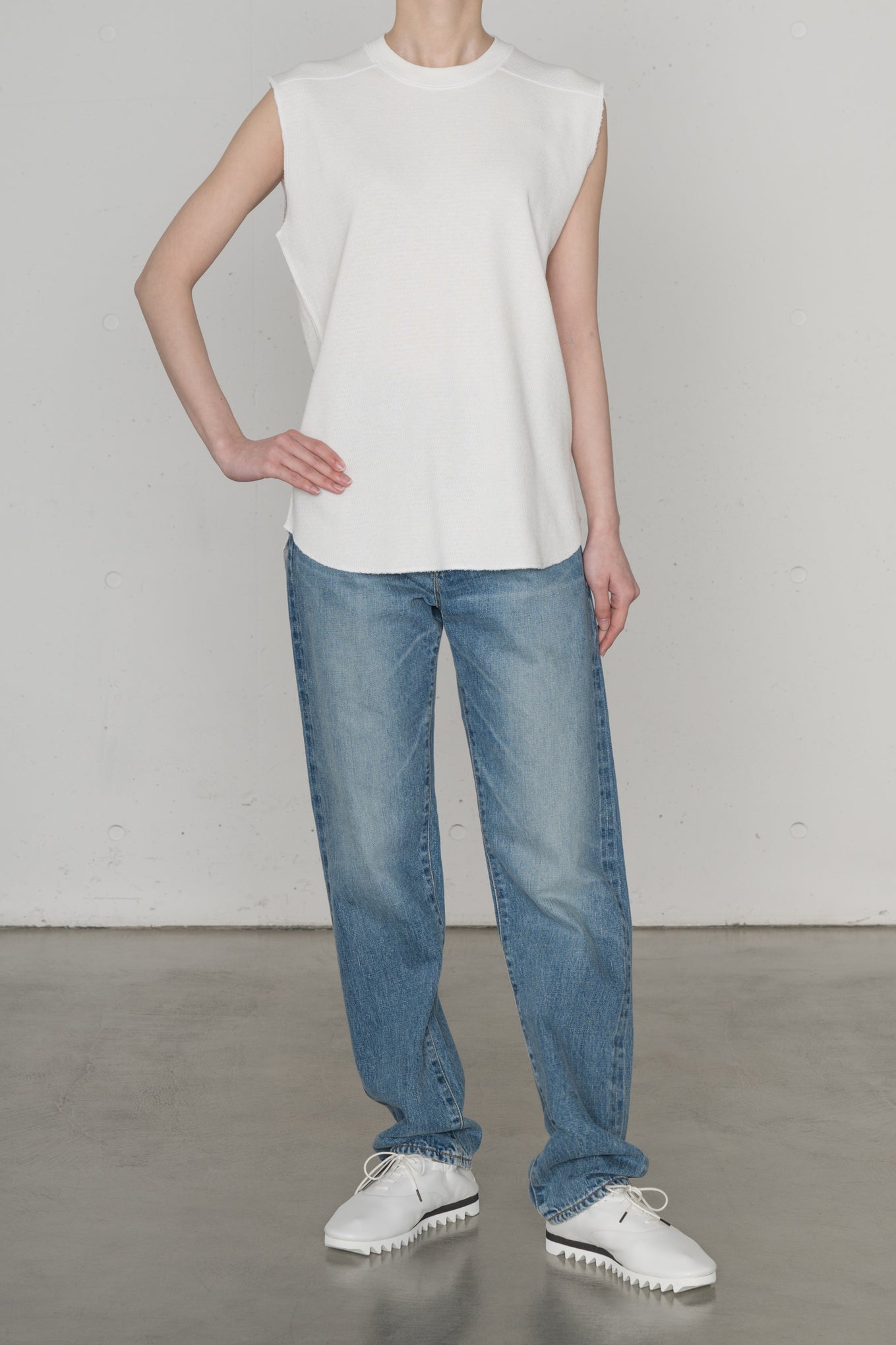 SLEEVELESS THERMAL SHIRT