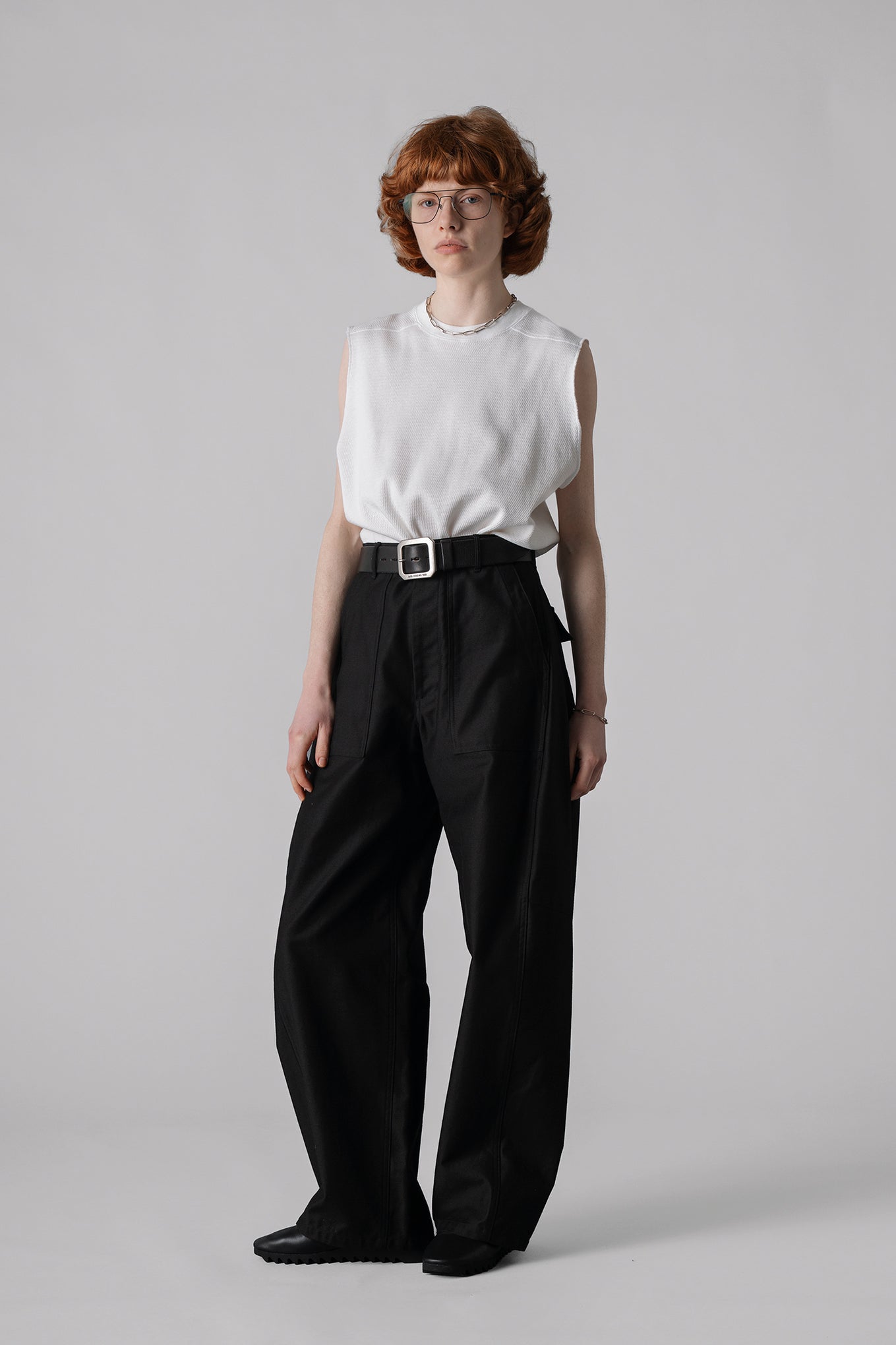 BACK SATIN BARREL LEG PANTS – HYKE ONLINE STORE