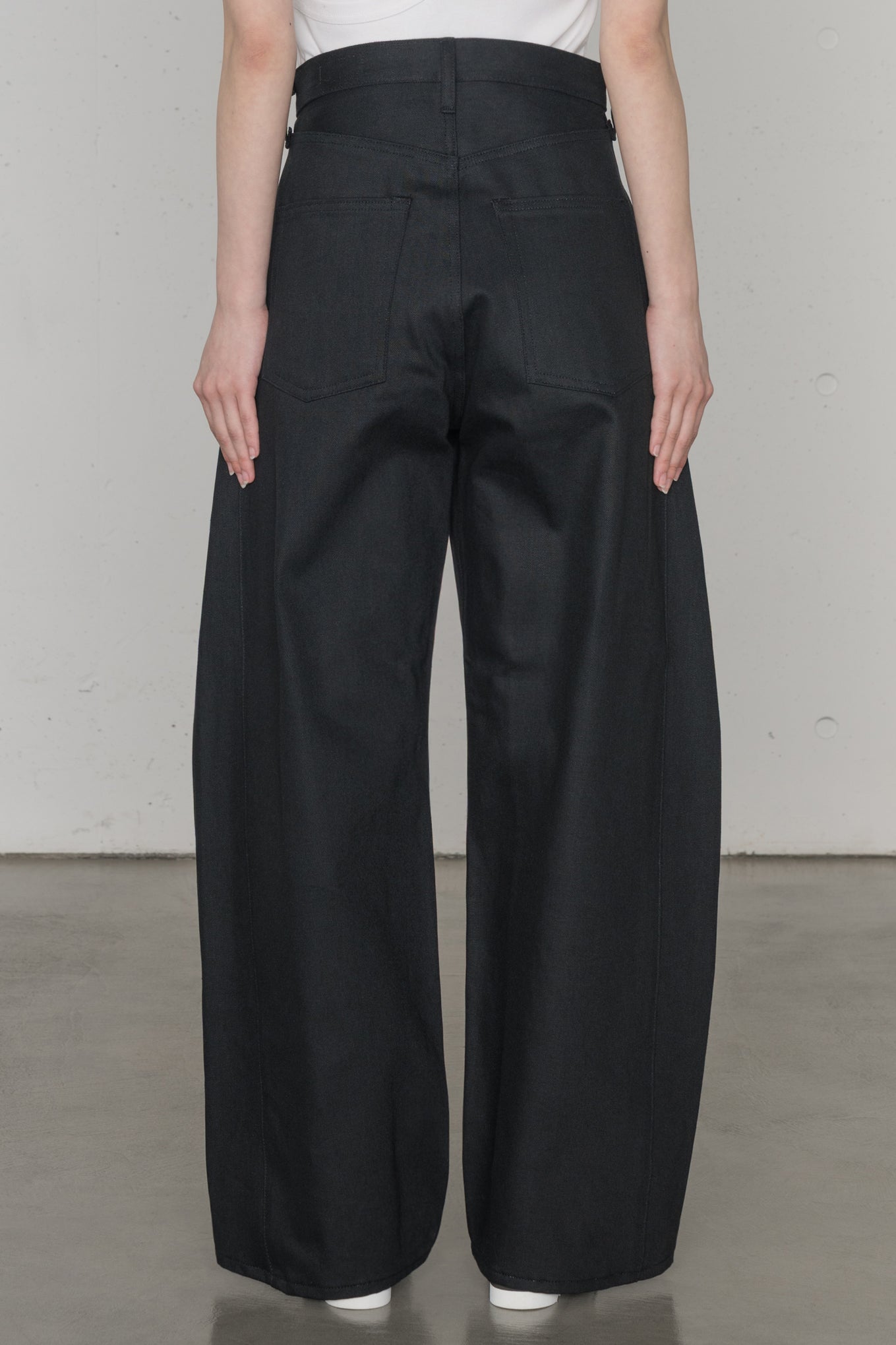 BARREL-LEG TWILL JEANS – HYKE ONLINE STORE